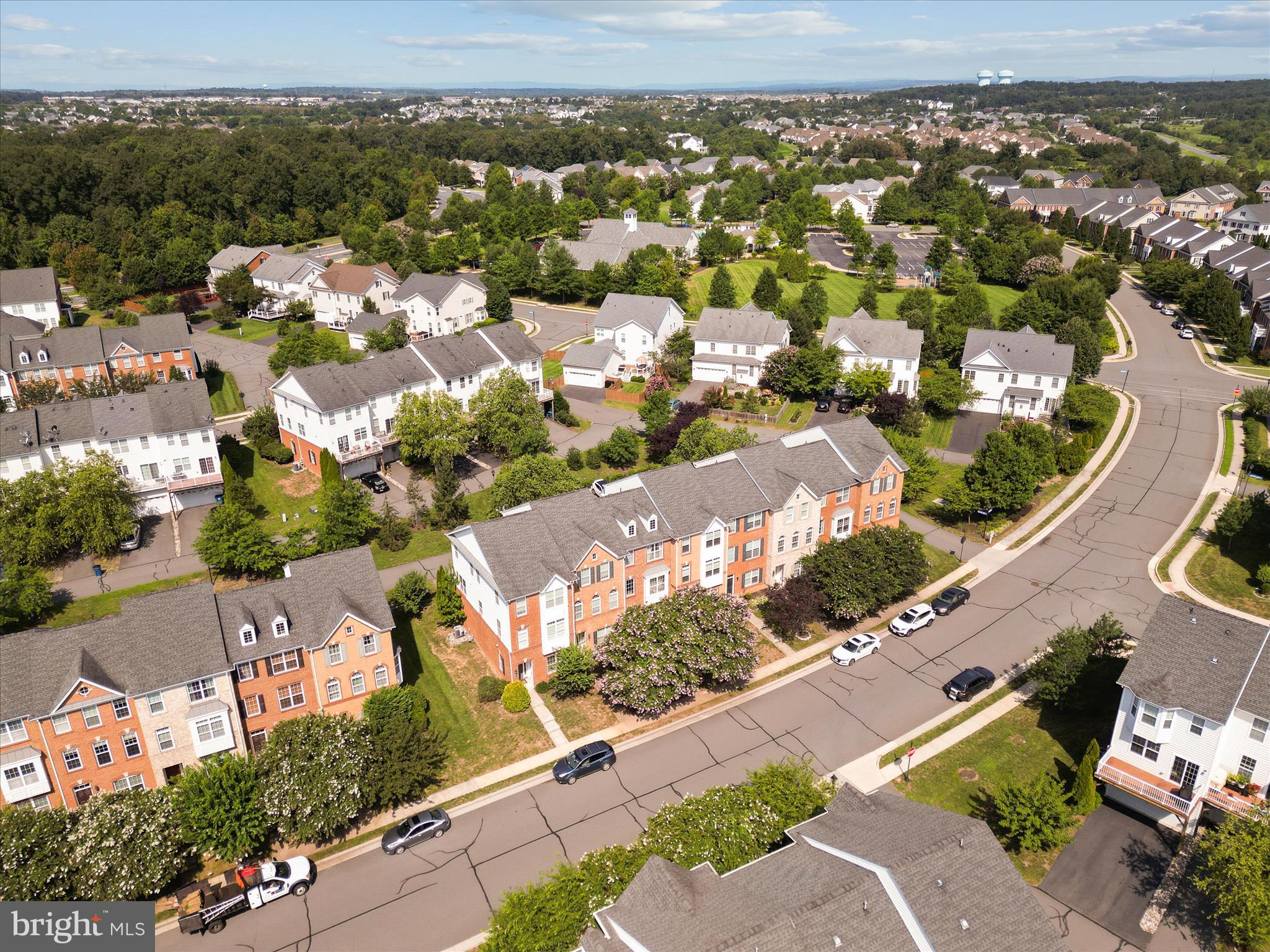 LOUDOUN VALLEY ESTATES - Residential