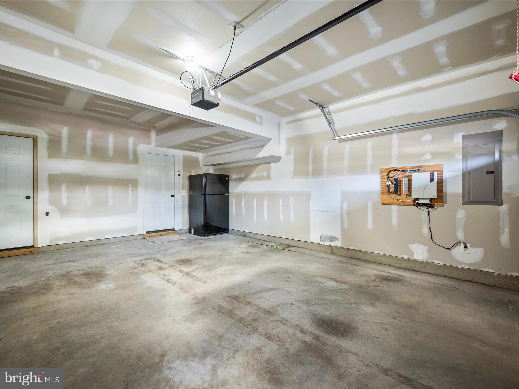 LOUDOUN VALLEY ESTATES - Residential