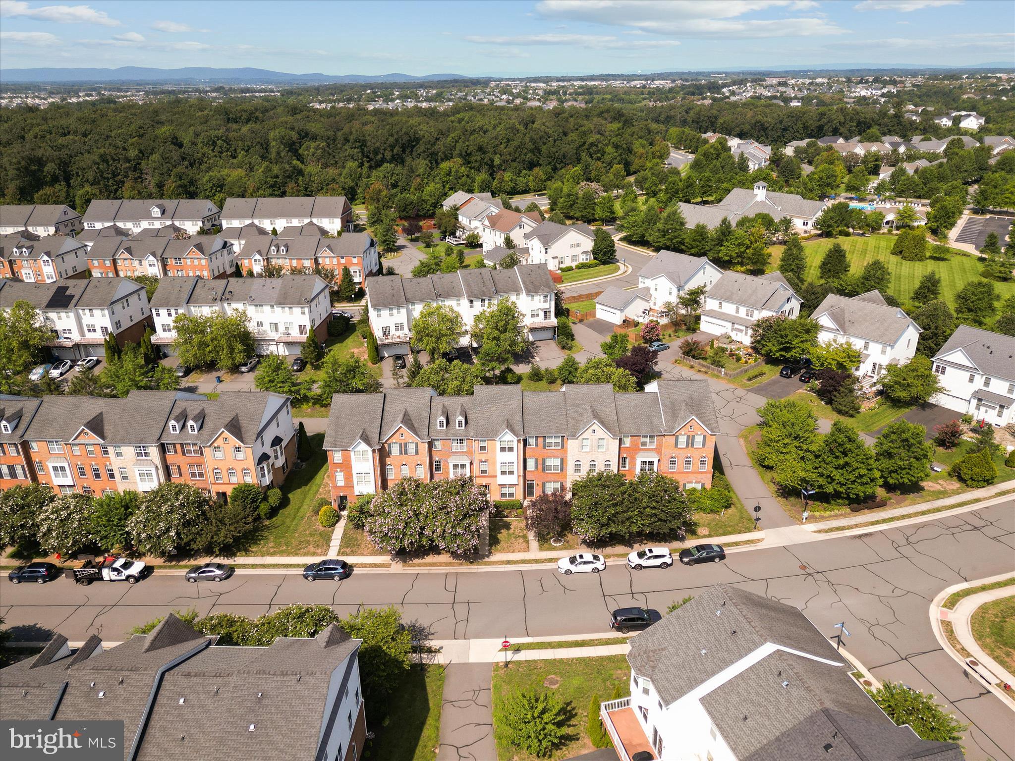 LOUDOUN VALLEY ESTATES - Residential