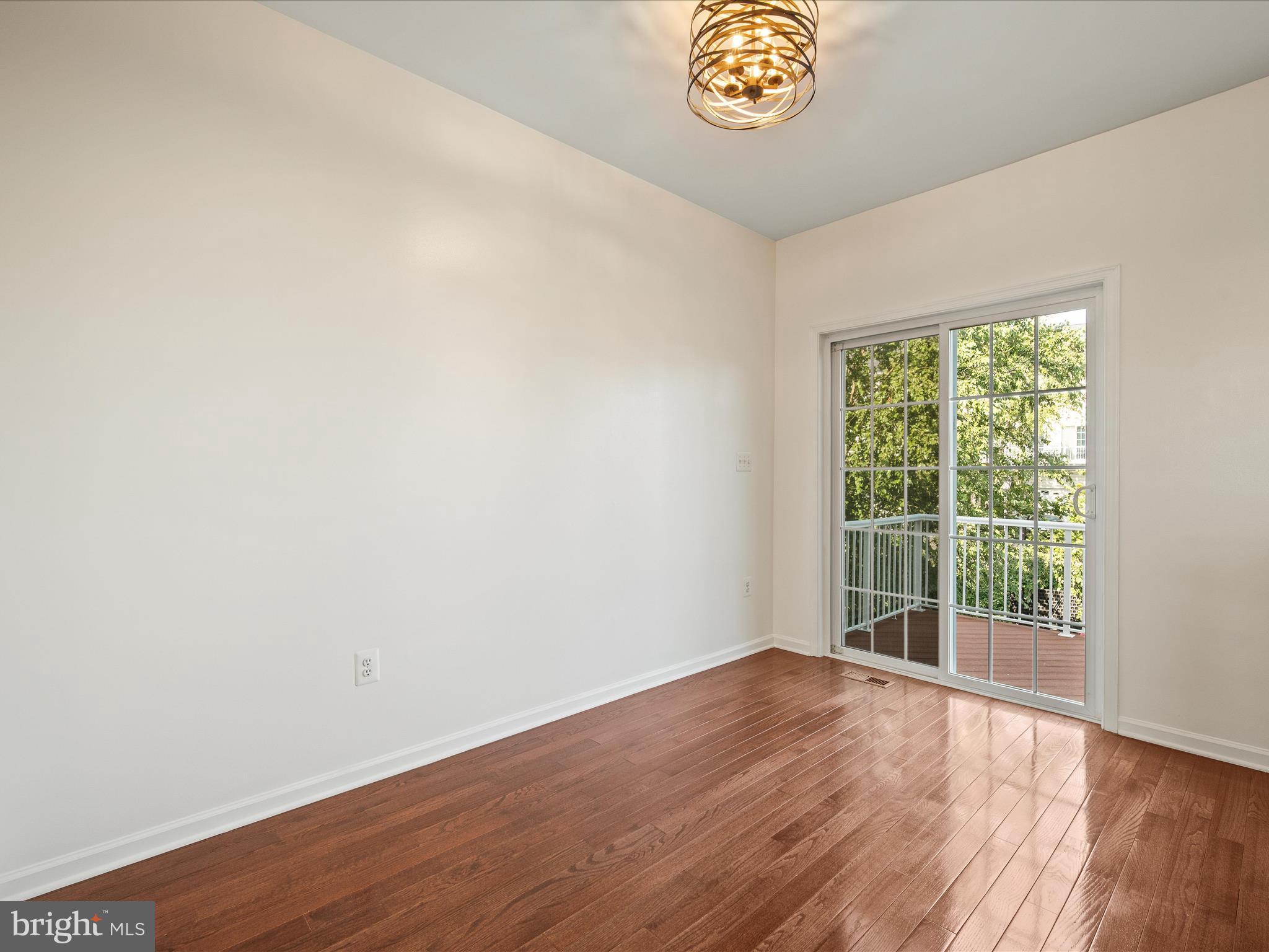 LOUDOUN VALLEY ESTATES - Residential