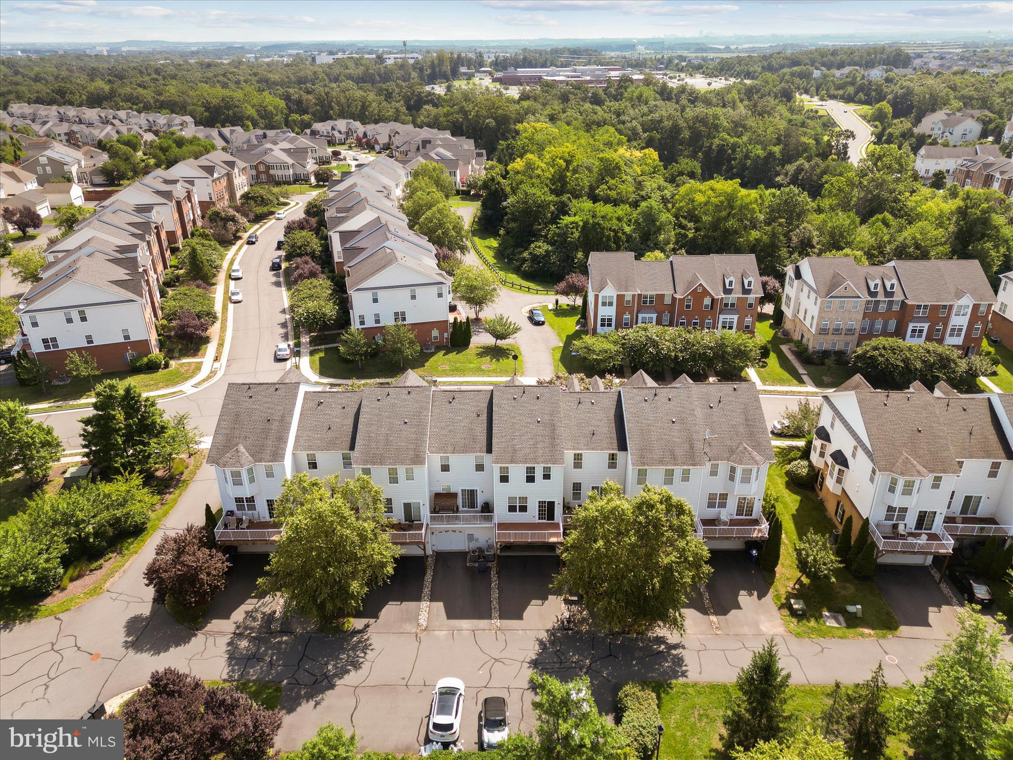 LOUDOUN VALLEY ESTATES - Residential