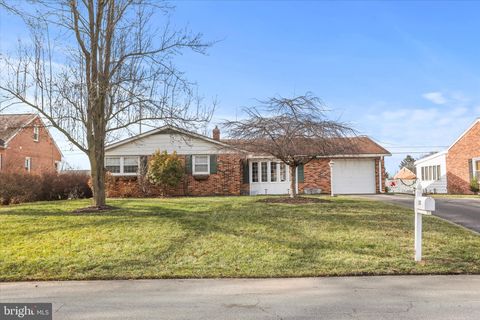 Photo of 350 S Harlan Street, YORK, PA 17402 (MLS # PAYK2095212)