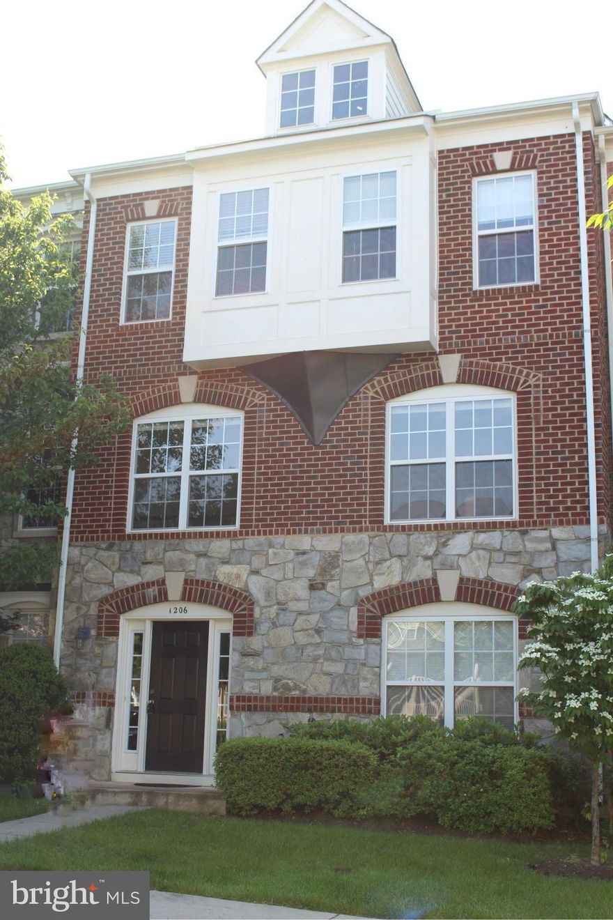 Large three bedroom townhouse in the Village of Idlewild. Features SS appliances, hardwood floors, 2nd story deck, washer and dryer hookup, and two car garage. A spacious master suite boasts a large walk-in closet, vaulted ceiling, and full bath with double vanity and separate soaking tub and shower.