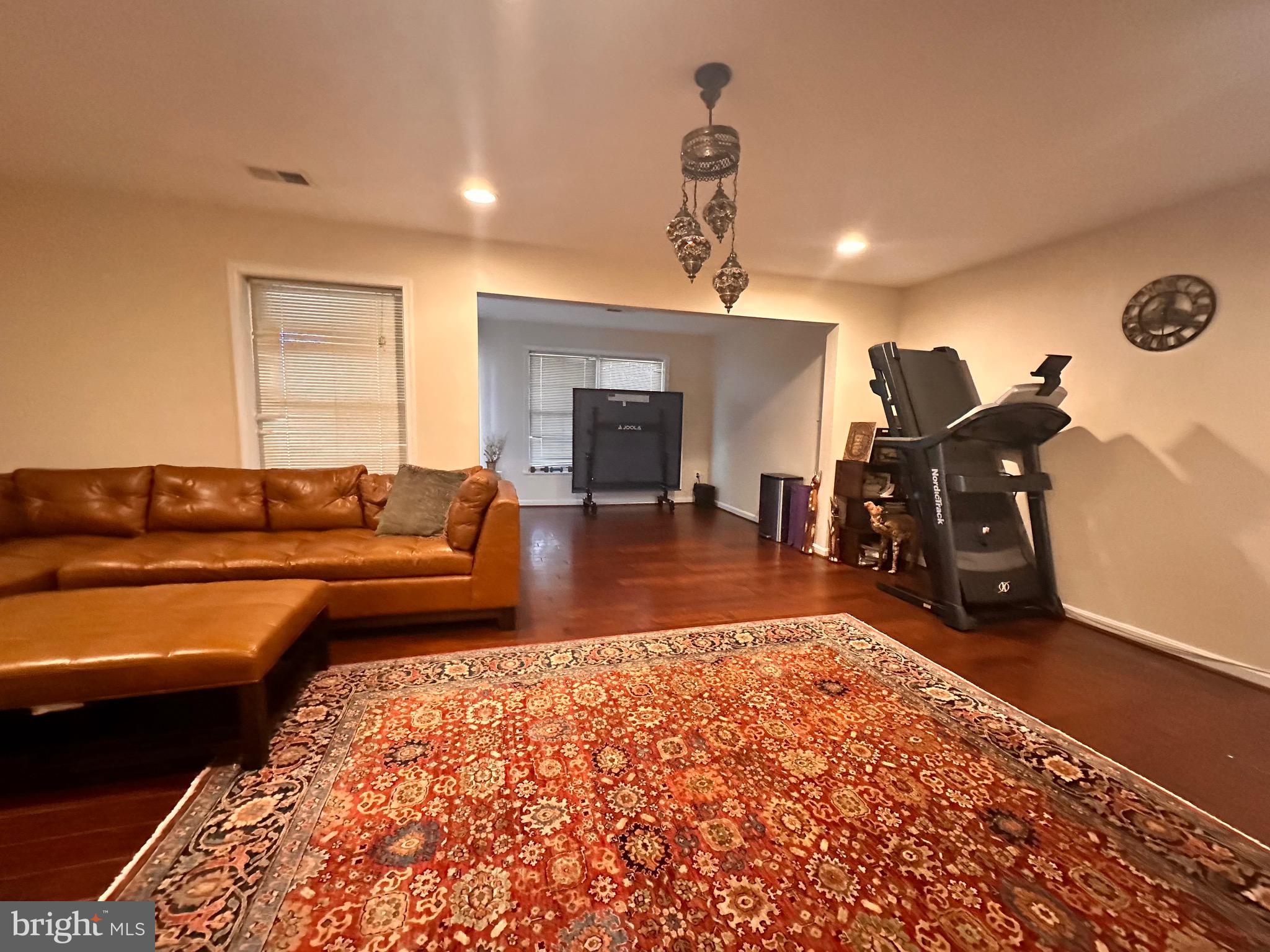 HIGHLAND OAKS - Residential Lease