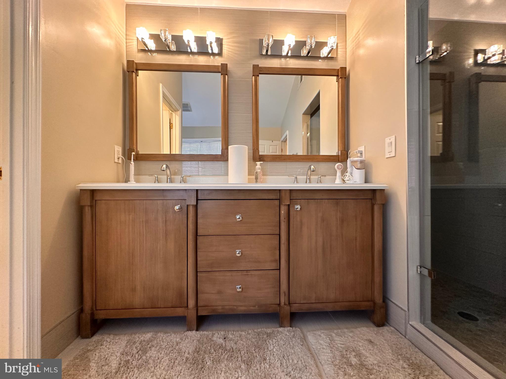 HIGHLAND OAKS - Residential Lease