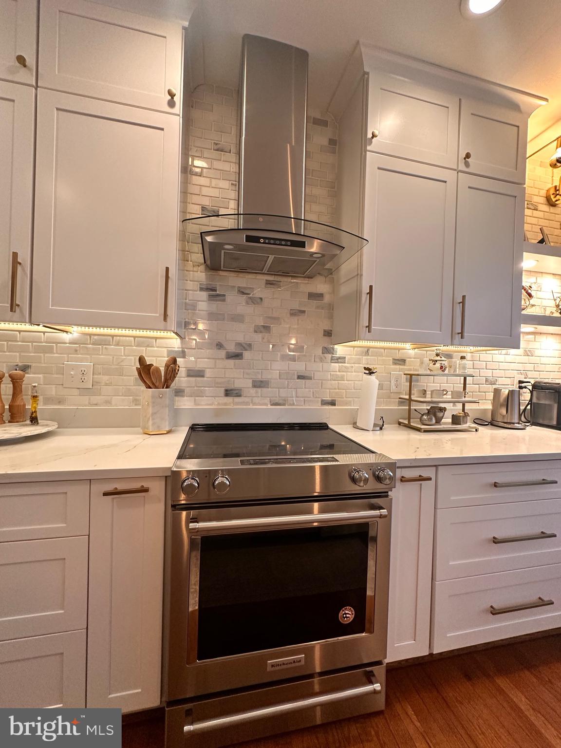 HIGHLAND OAKS - Residential Lease