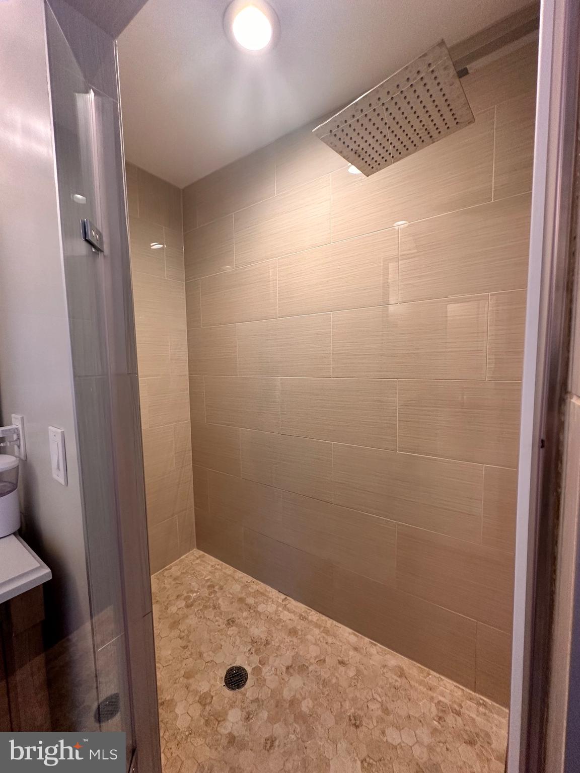 HIGHLAND OAKS - Residential Lease