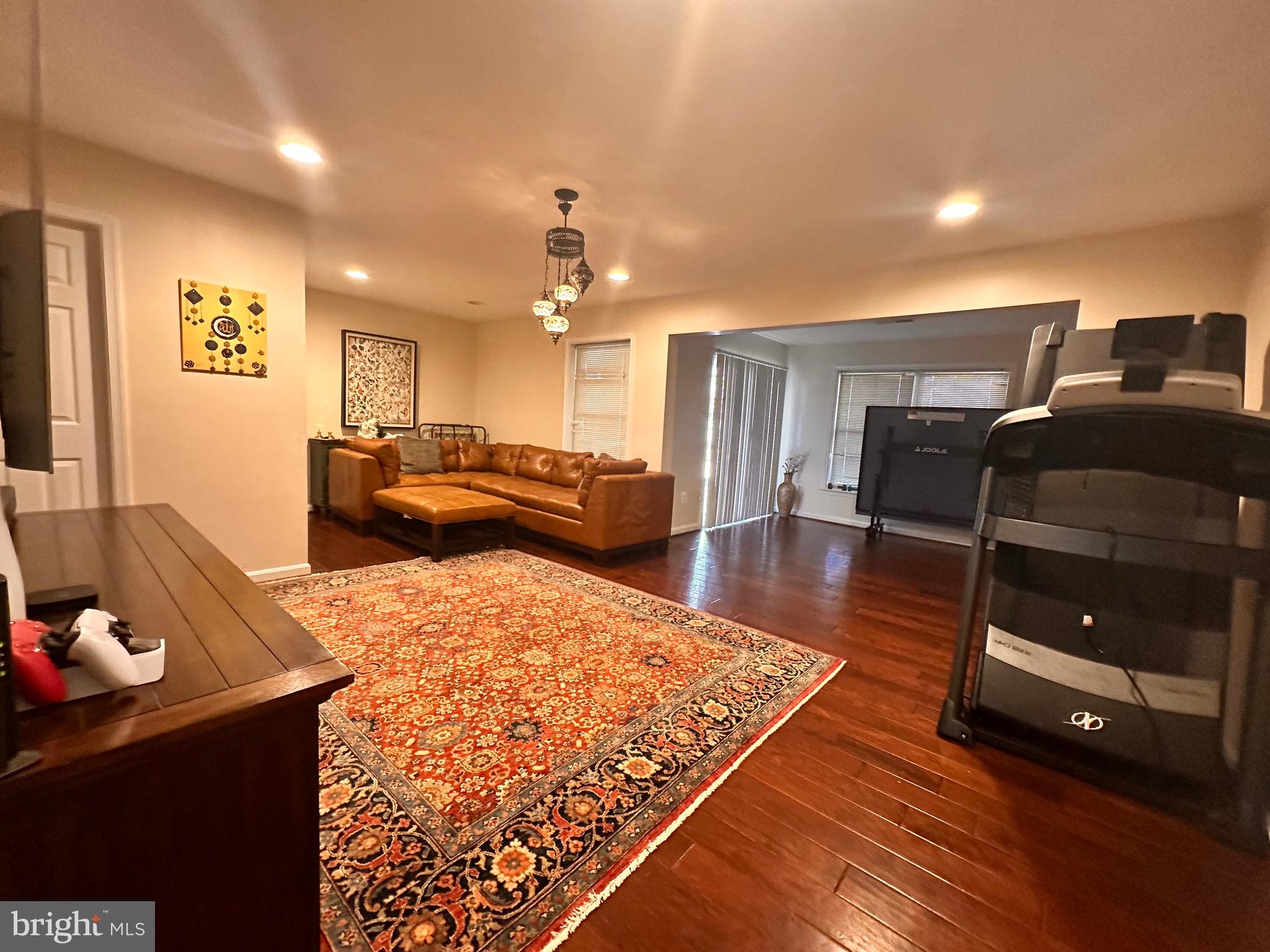 HIGHLAND OAKS - Residential Lease