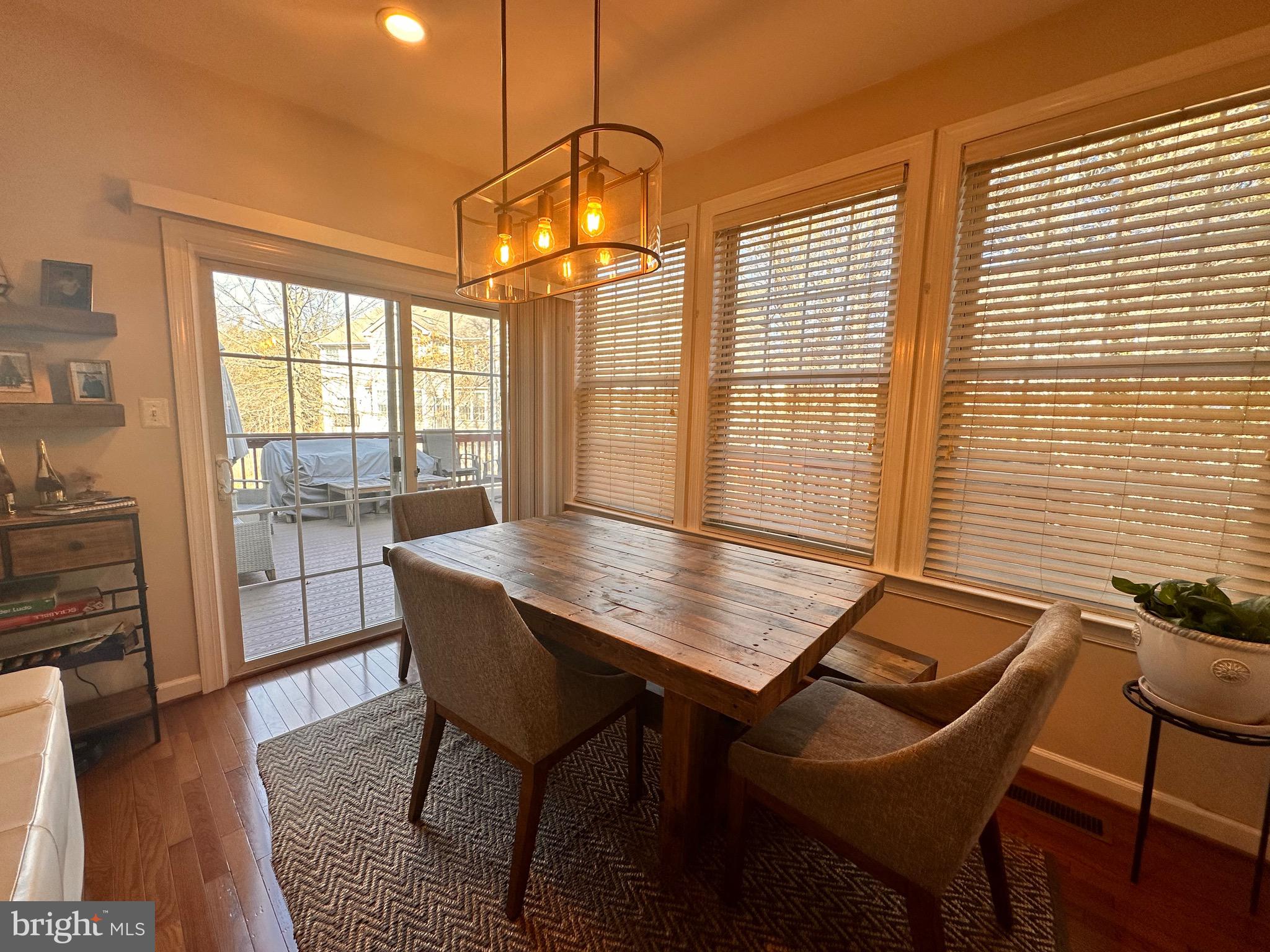 HIGHLAND OAKS - Residential Lease