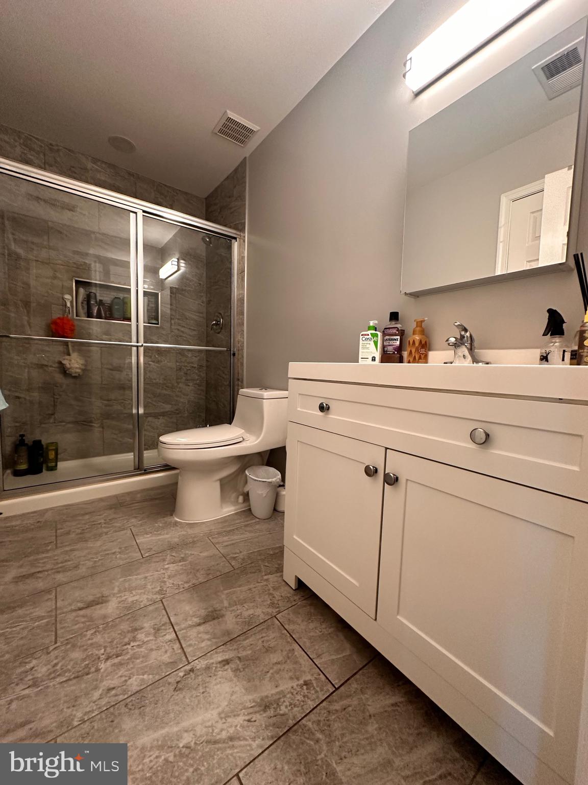 HIGHLAND OAKS - Residential Lease