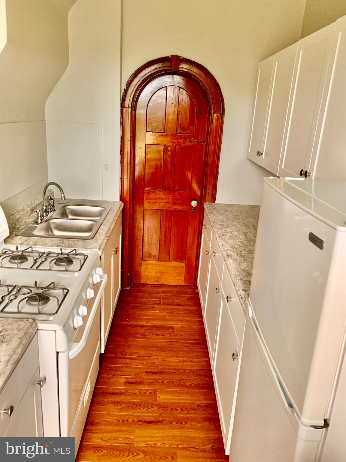 420 HEULINGS AVENUE 2S