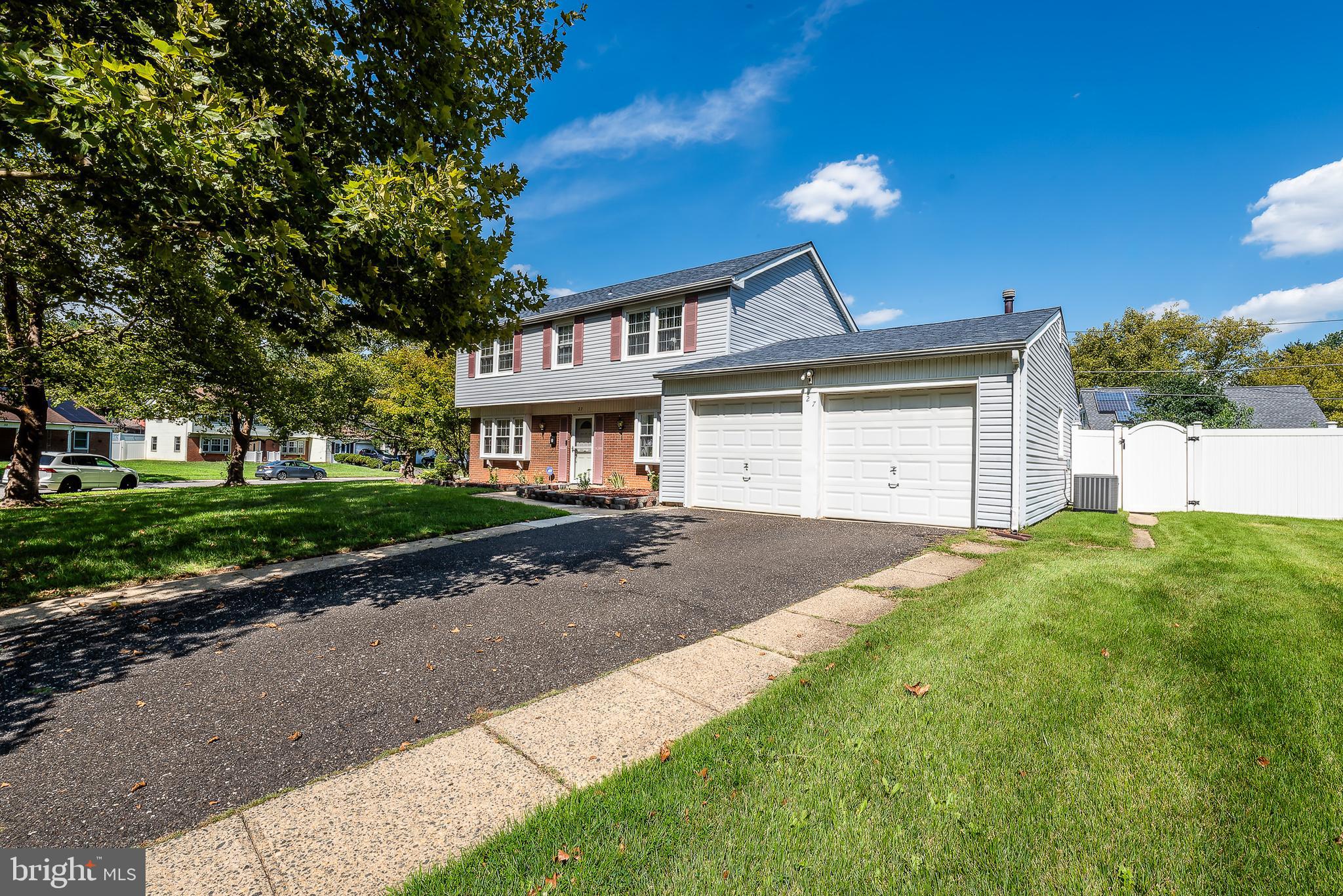 27 EAST LANE