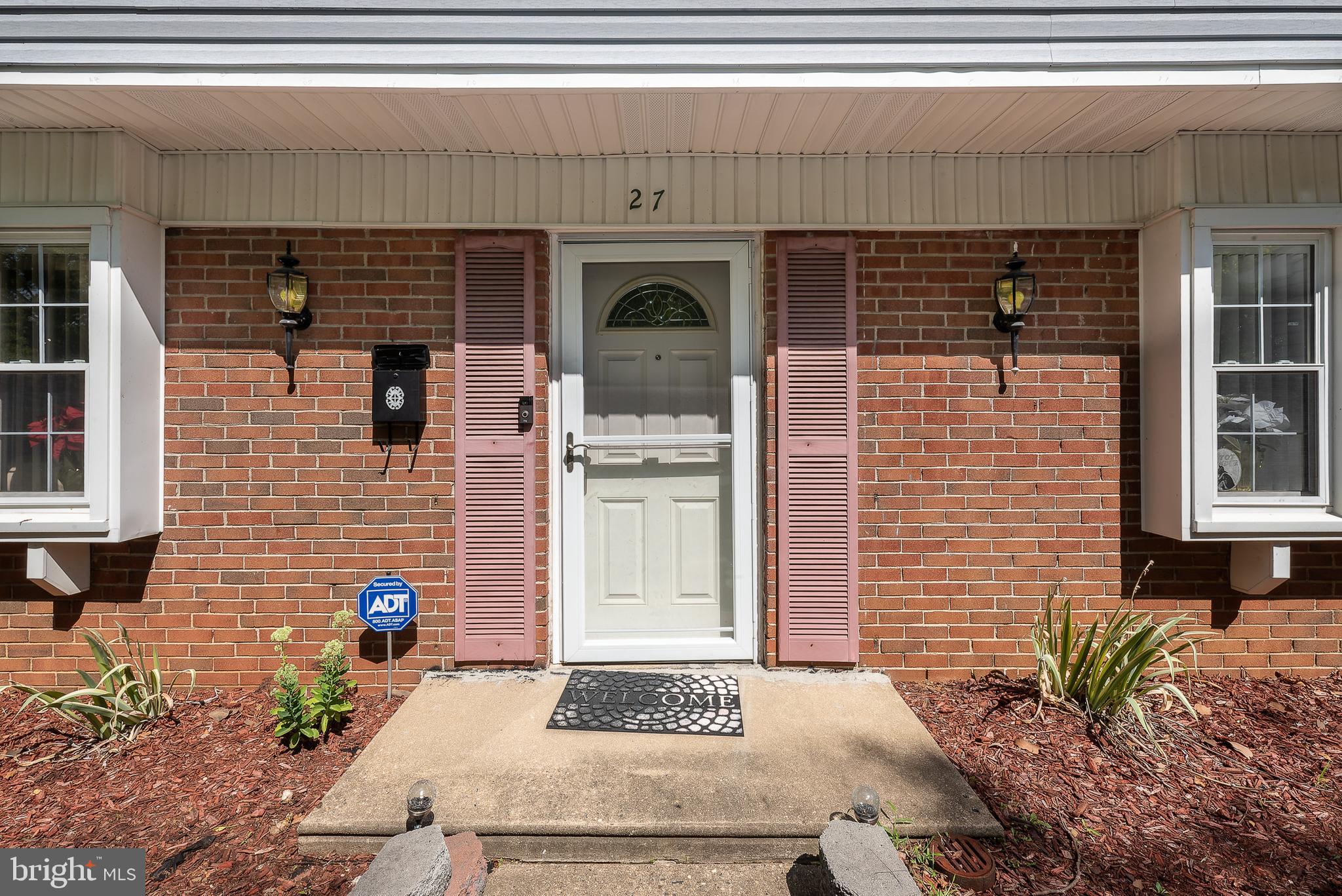 27 EAST LANE