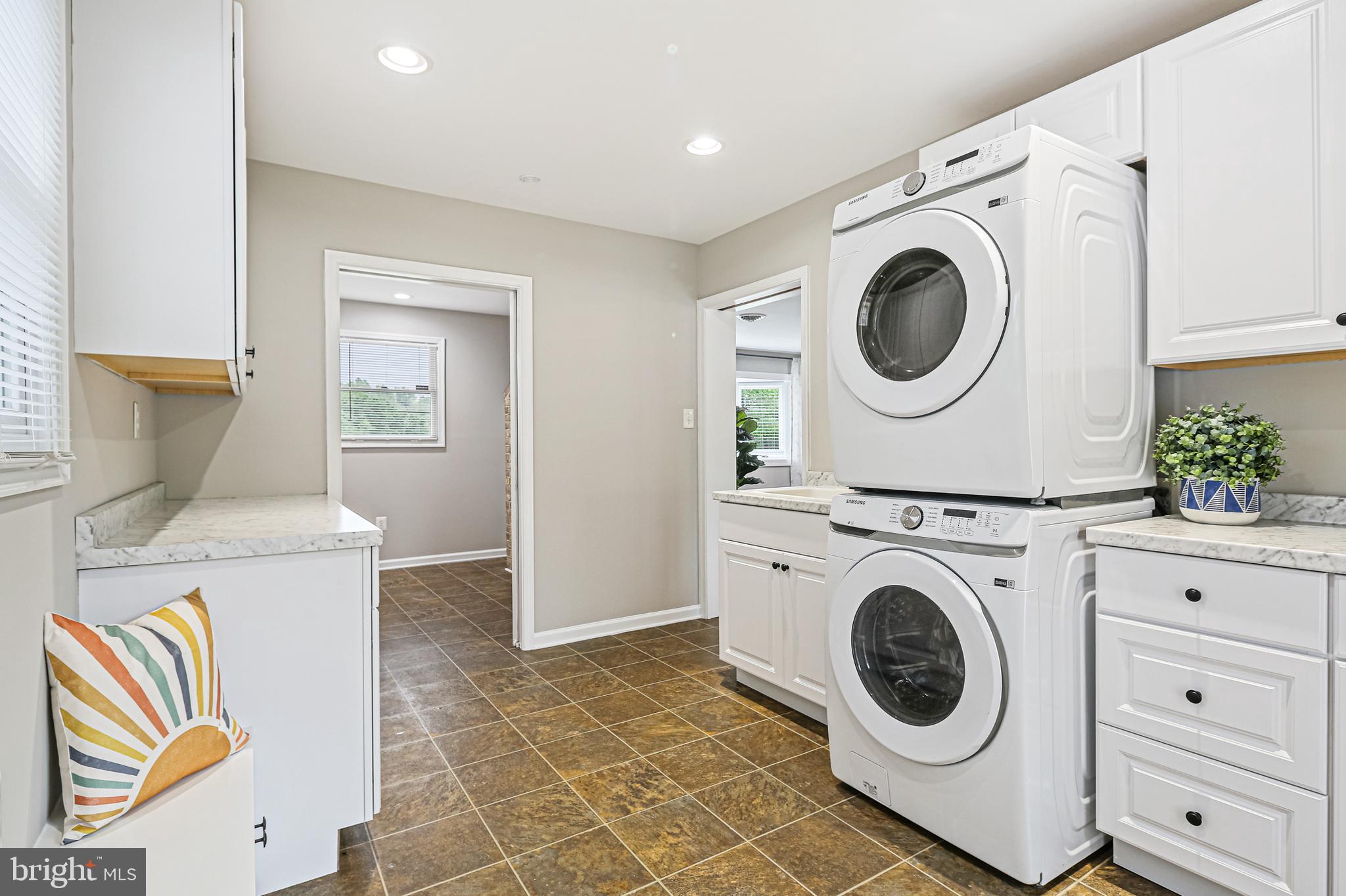 MERRYMAN MANOR - Residential