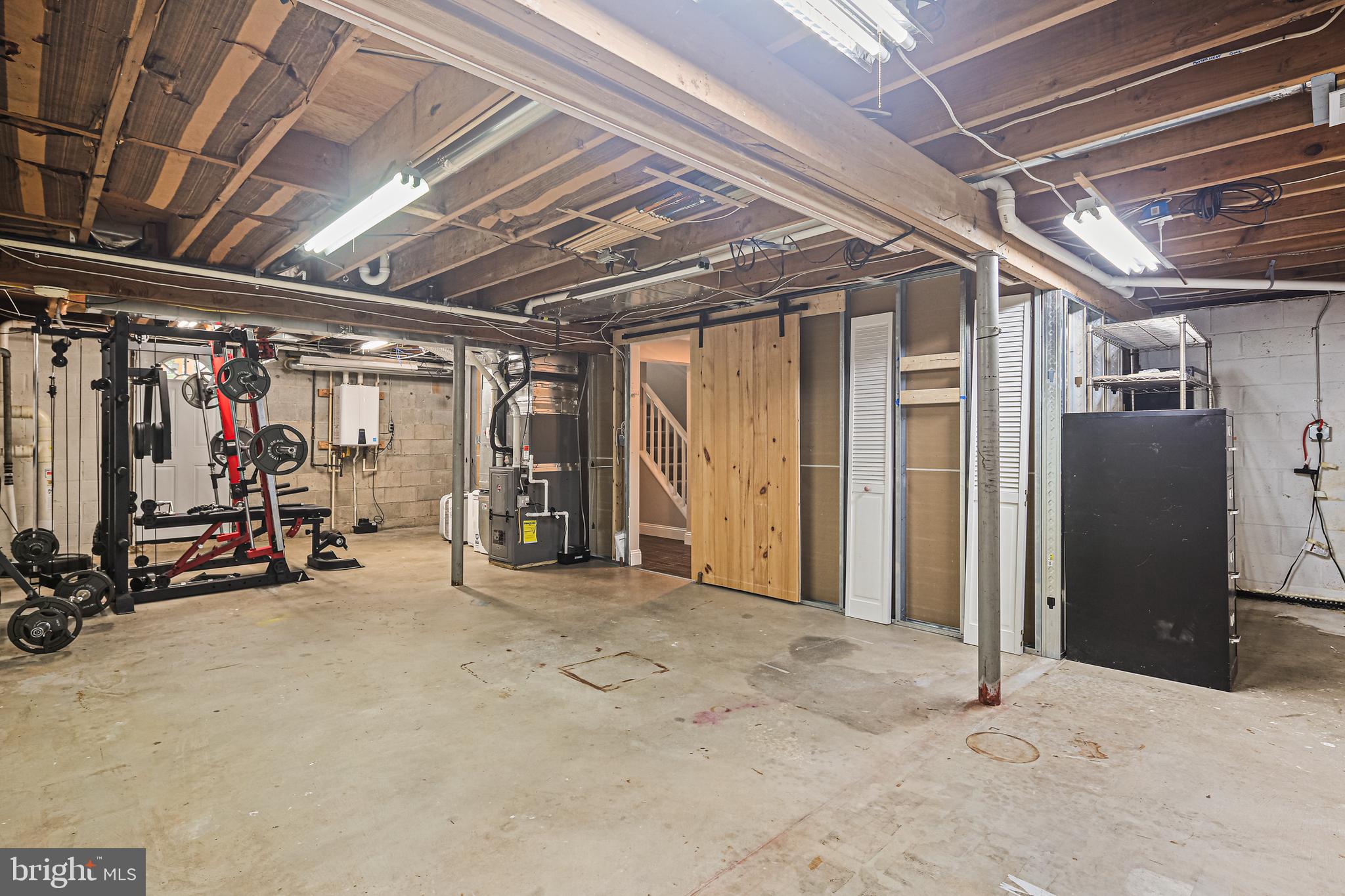 MERRYMAN MANOR - Residential