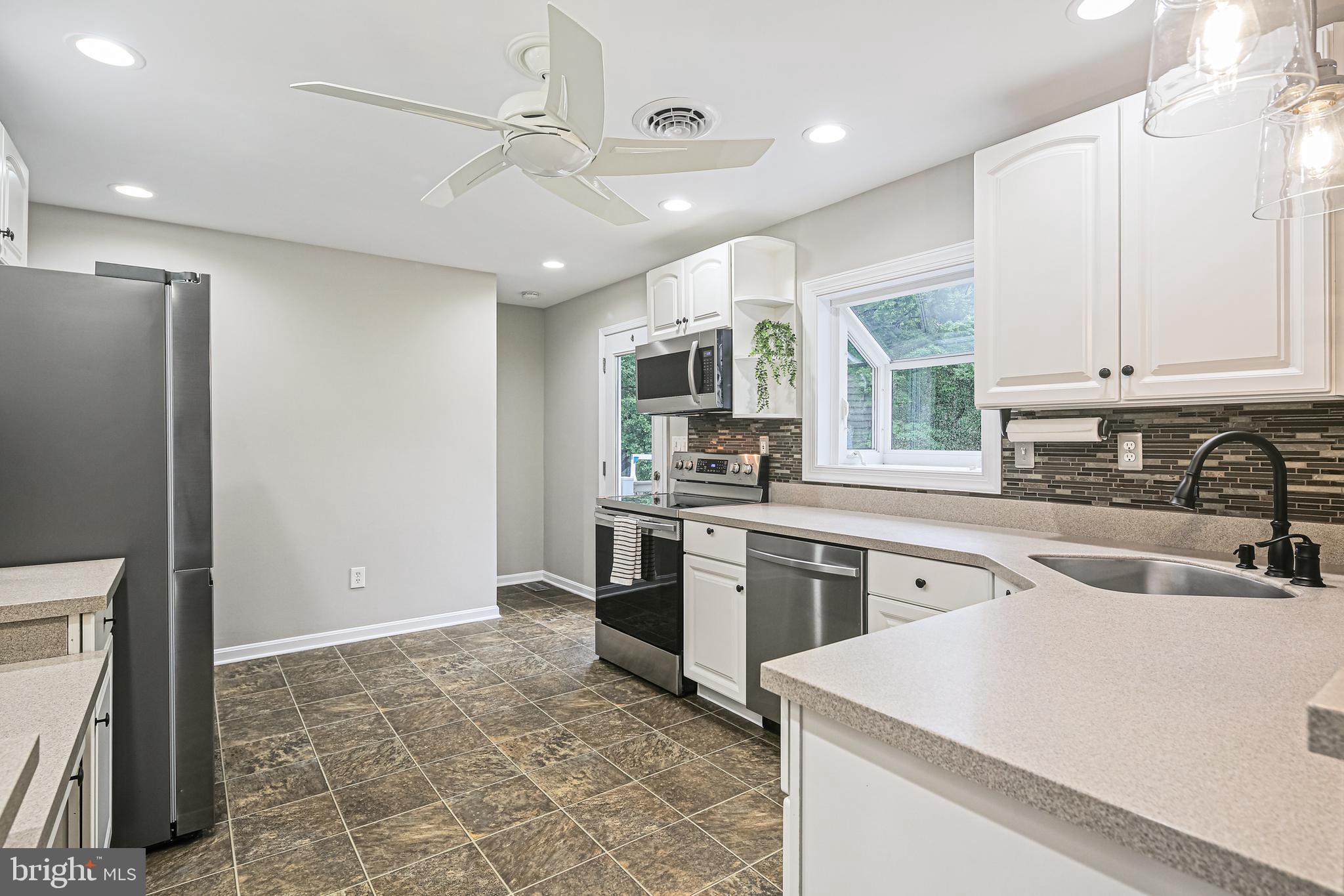 MERRYMAN MANOR - Residential