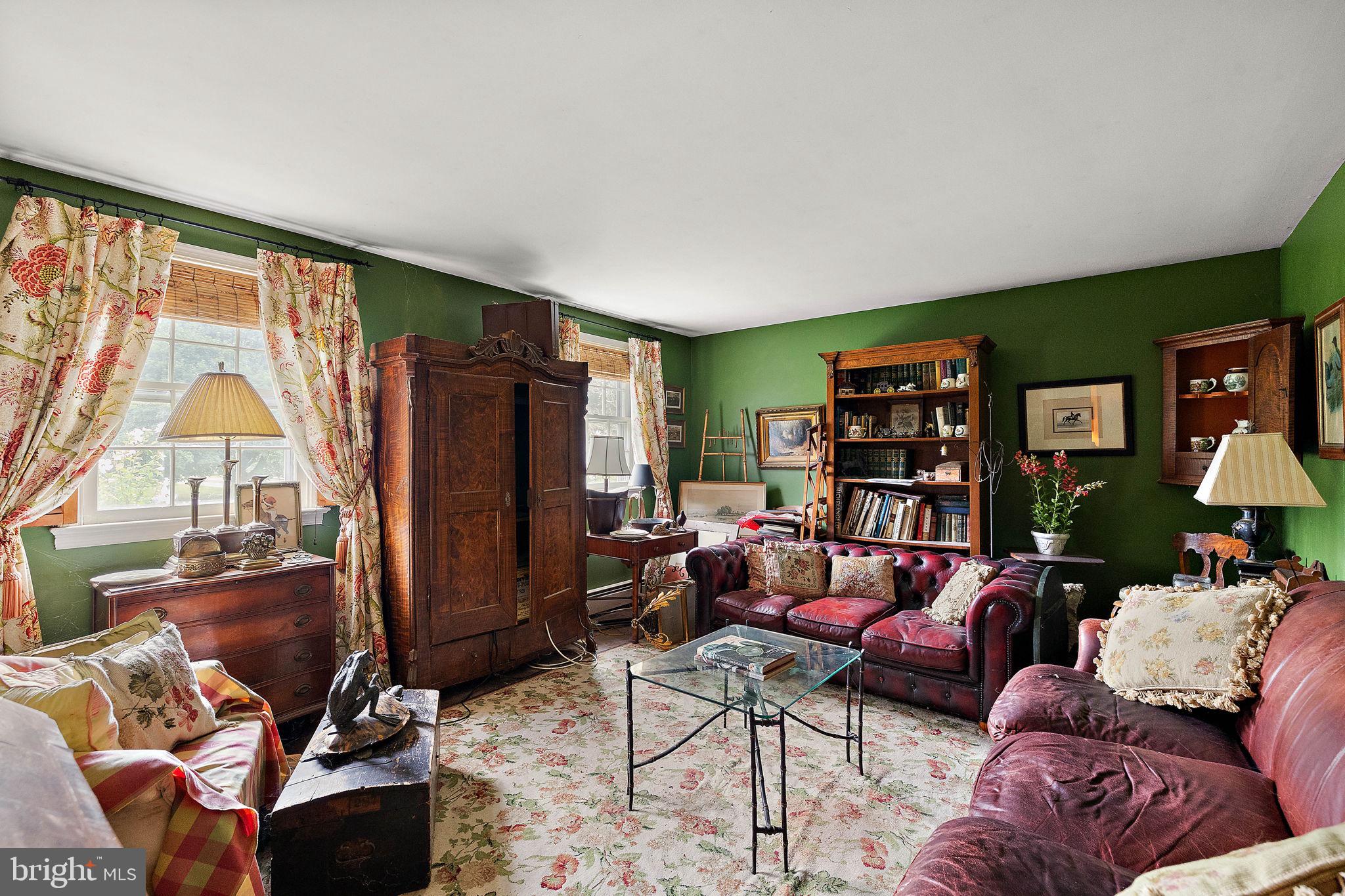 RADNOR HUNT - Residential