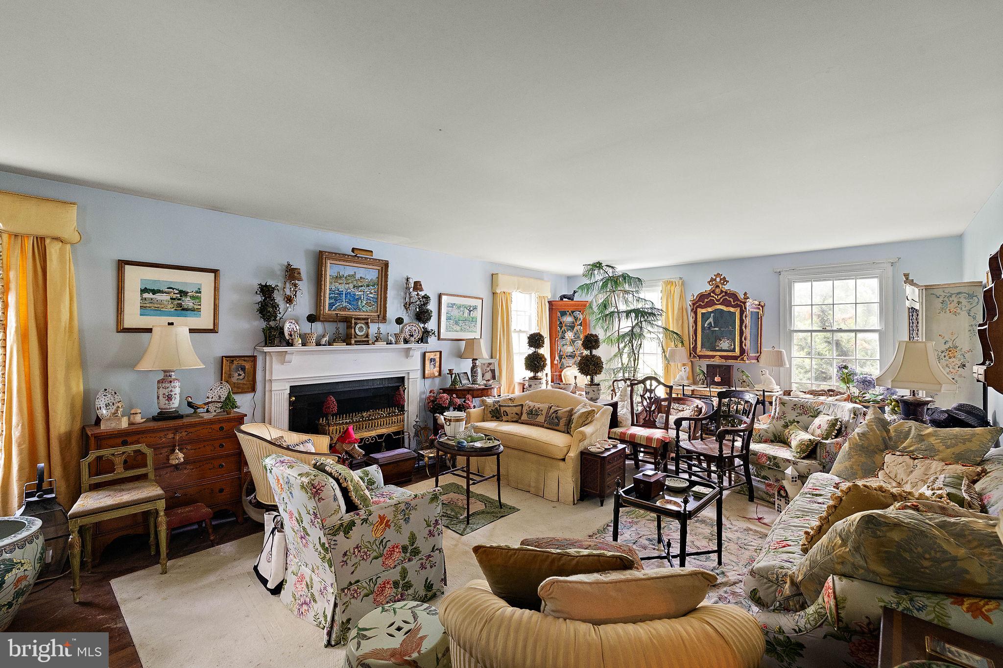 RADNOR HUNT - Residential