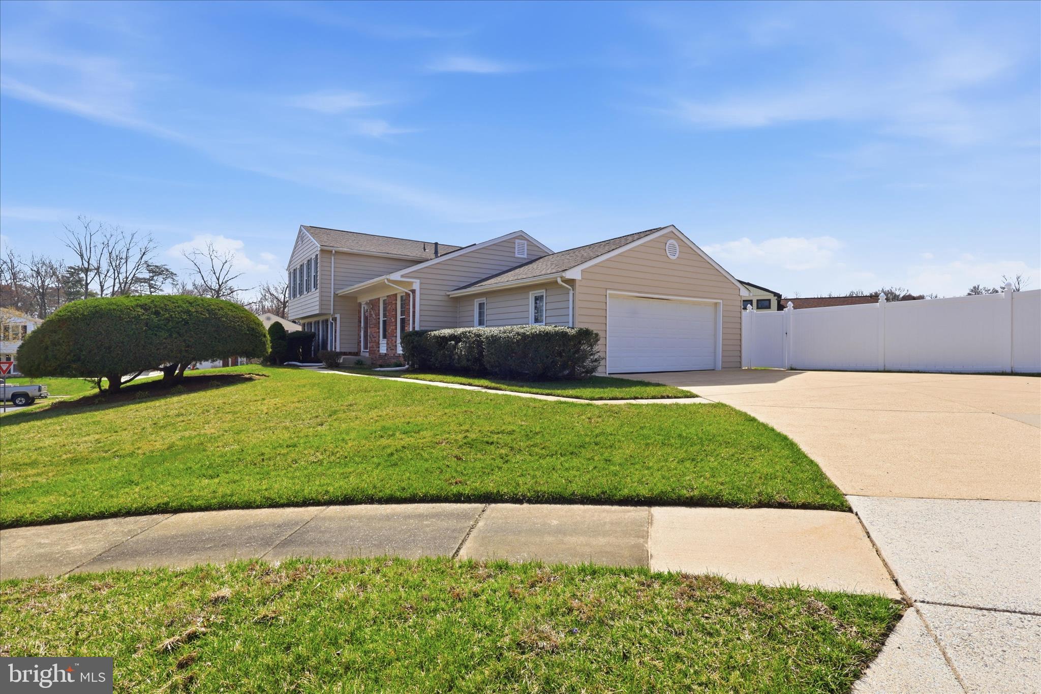 2703 LACKAWANNA PLACE