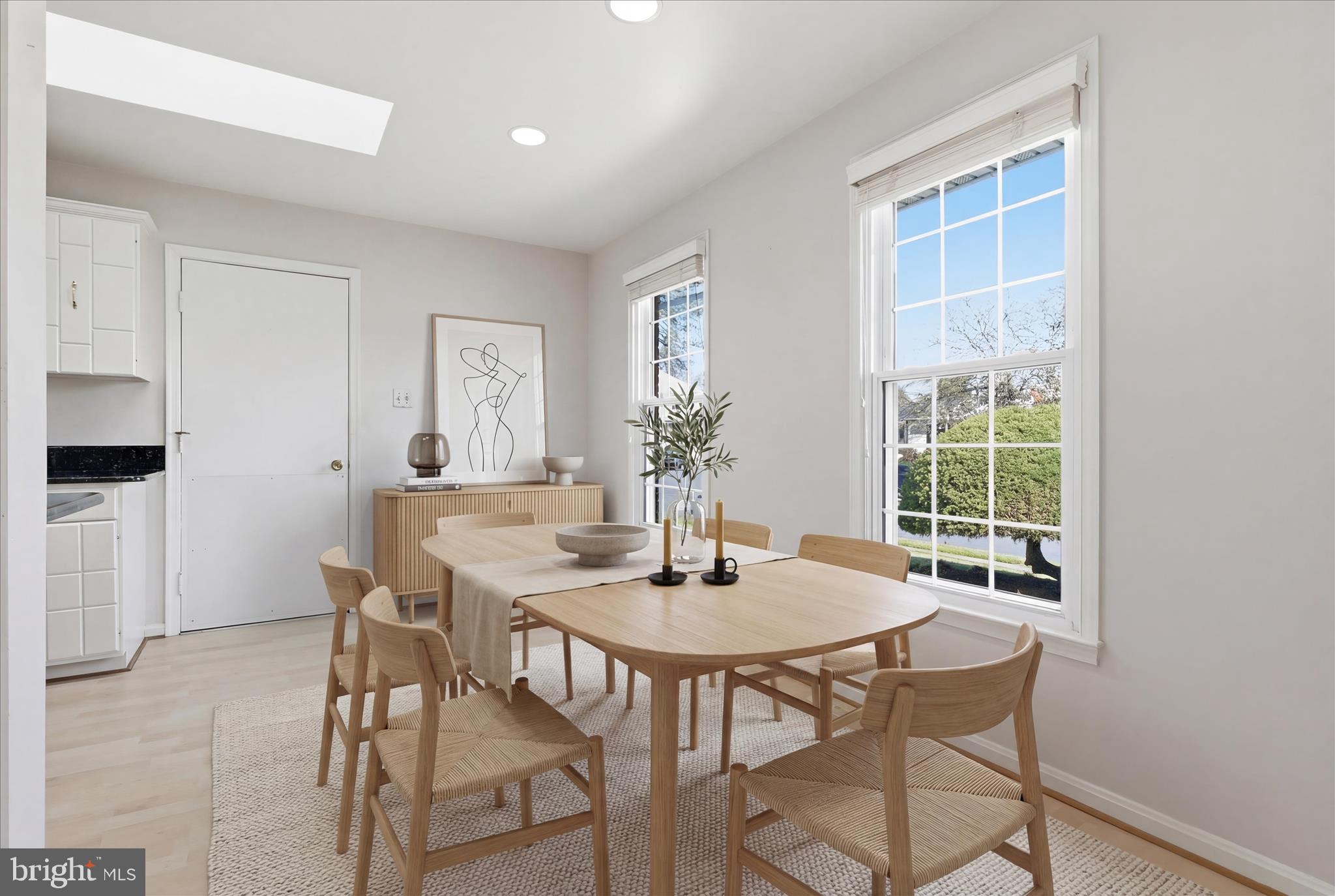 WHITE OAK MANOR - Residential