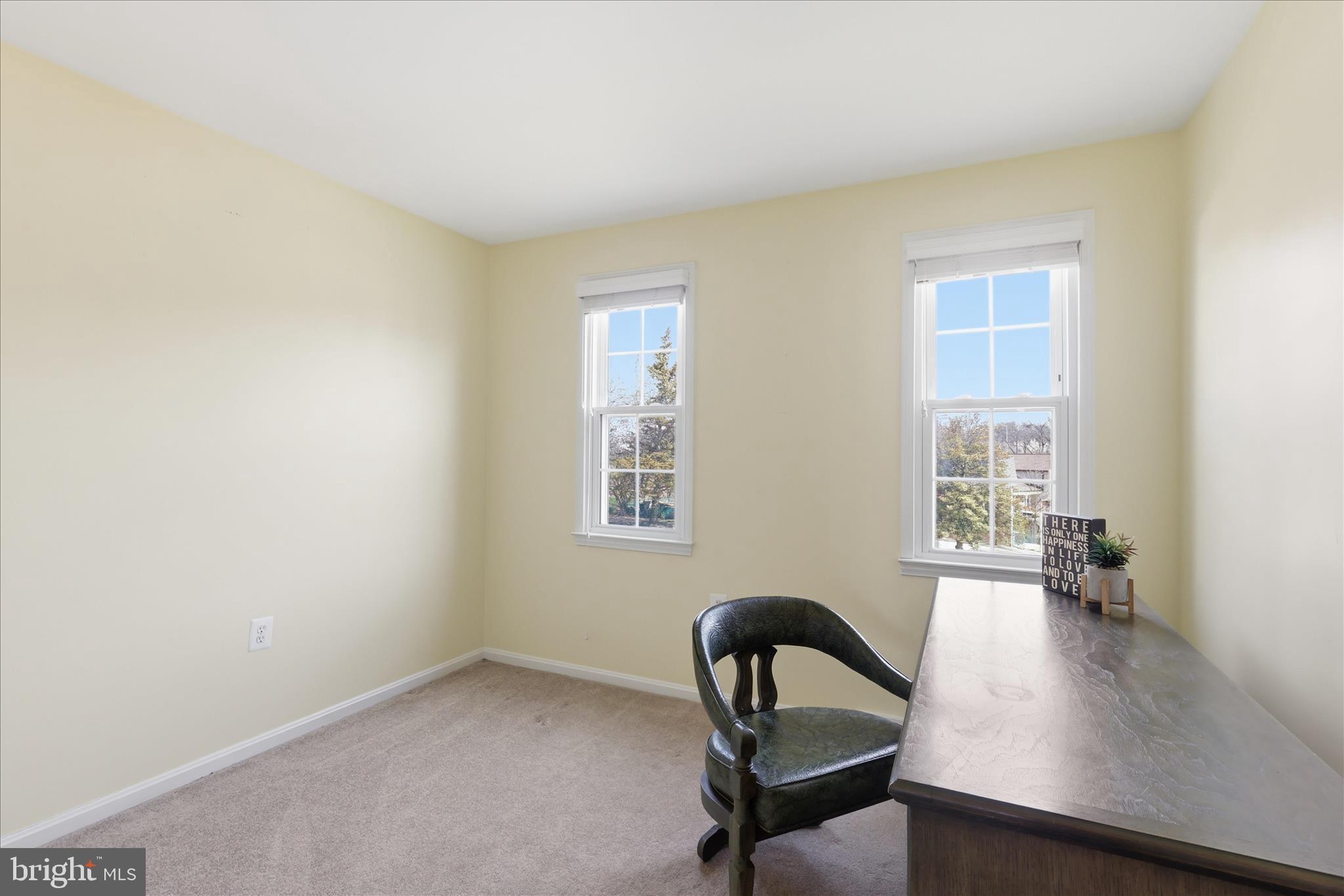 WHITE OAK MANOR - Residential