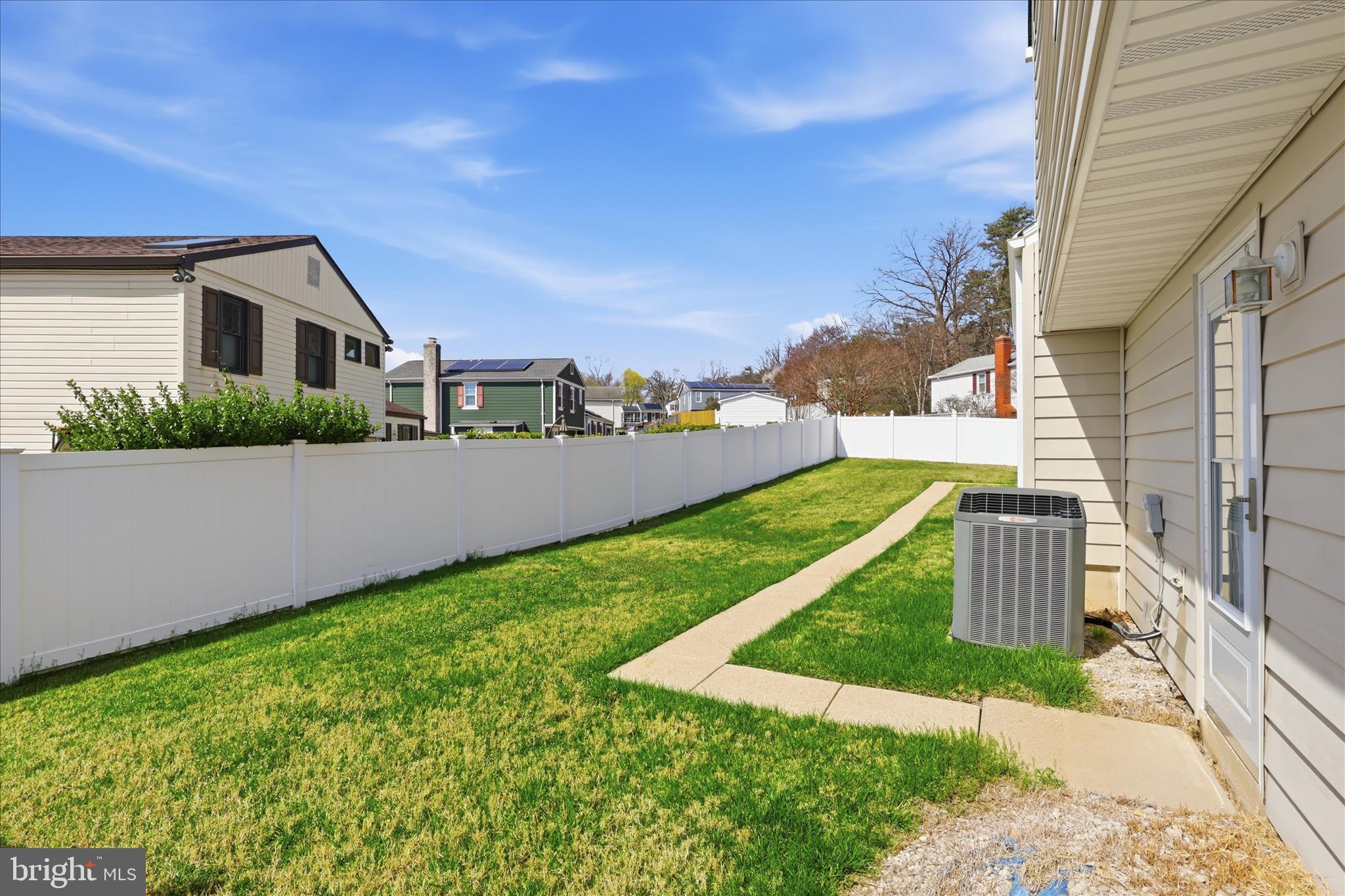 WHITE OAK MANOR - Residential