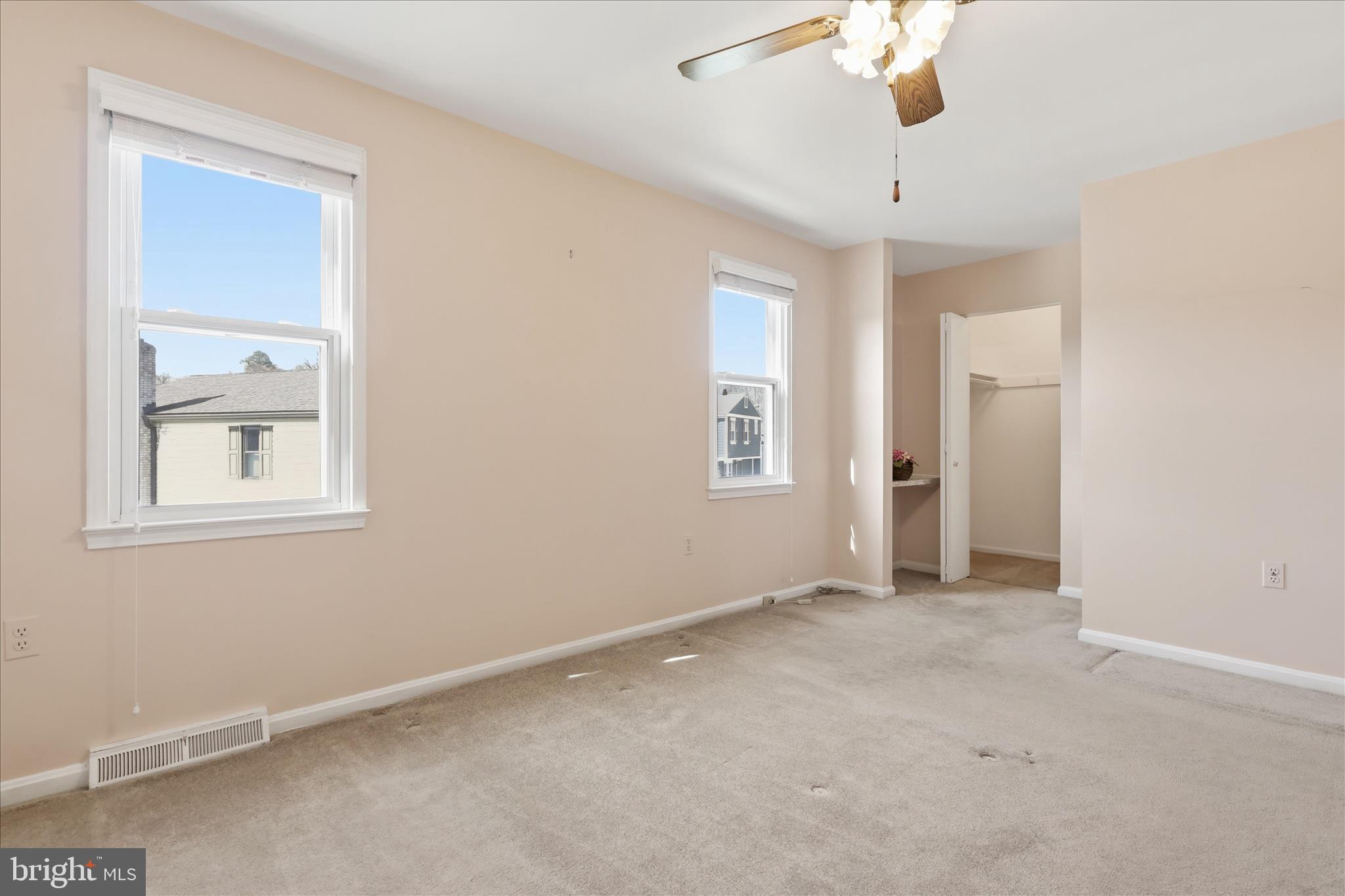 WHITE OAK MANOR - Residential