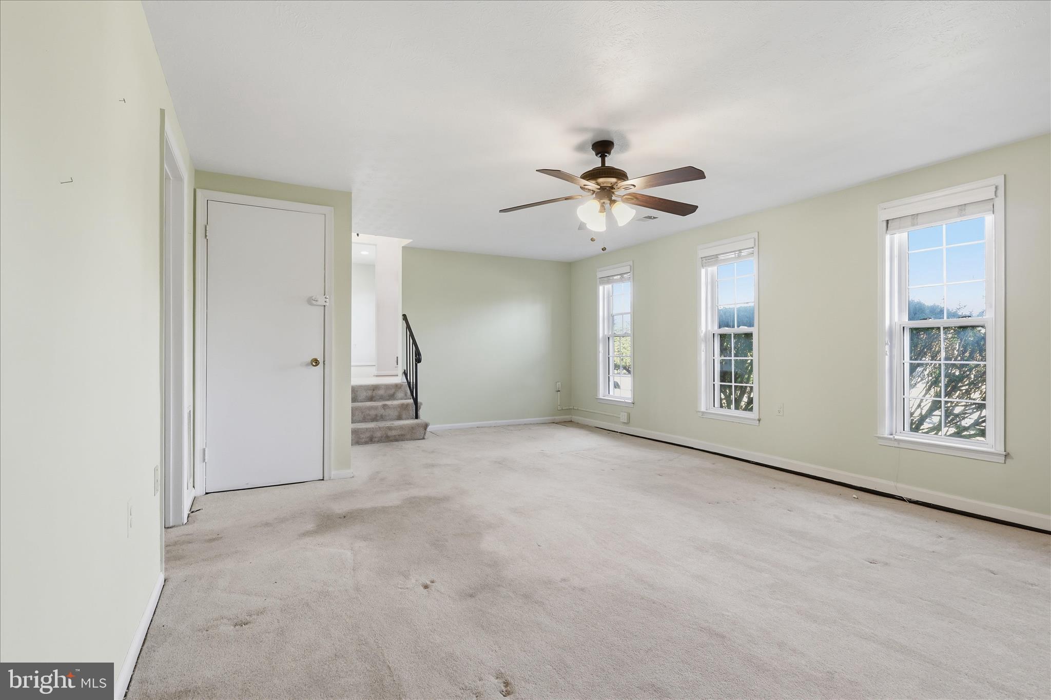 WHITE OAK MANOR - Residential