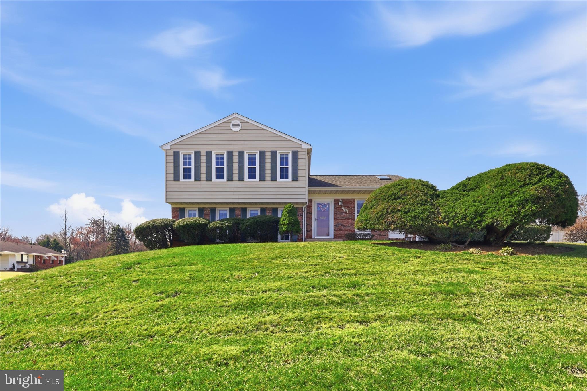 WHITE OAK MANOR - Residential