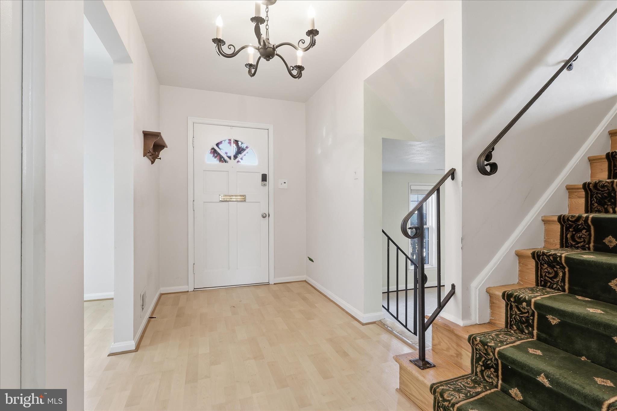 WHITE OAK MANOR - Residential