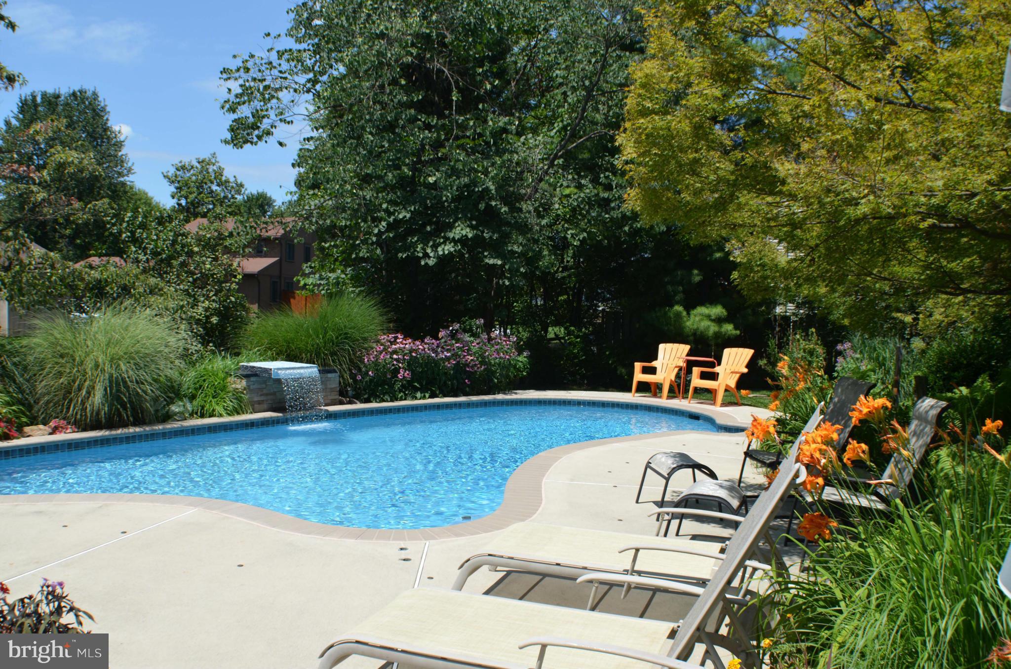 FOX MILL ESTATES - Residential