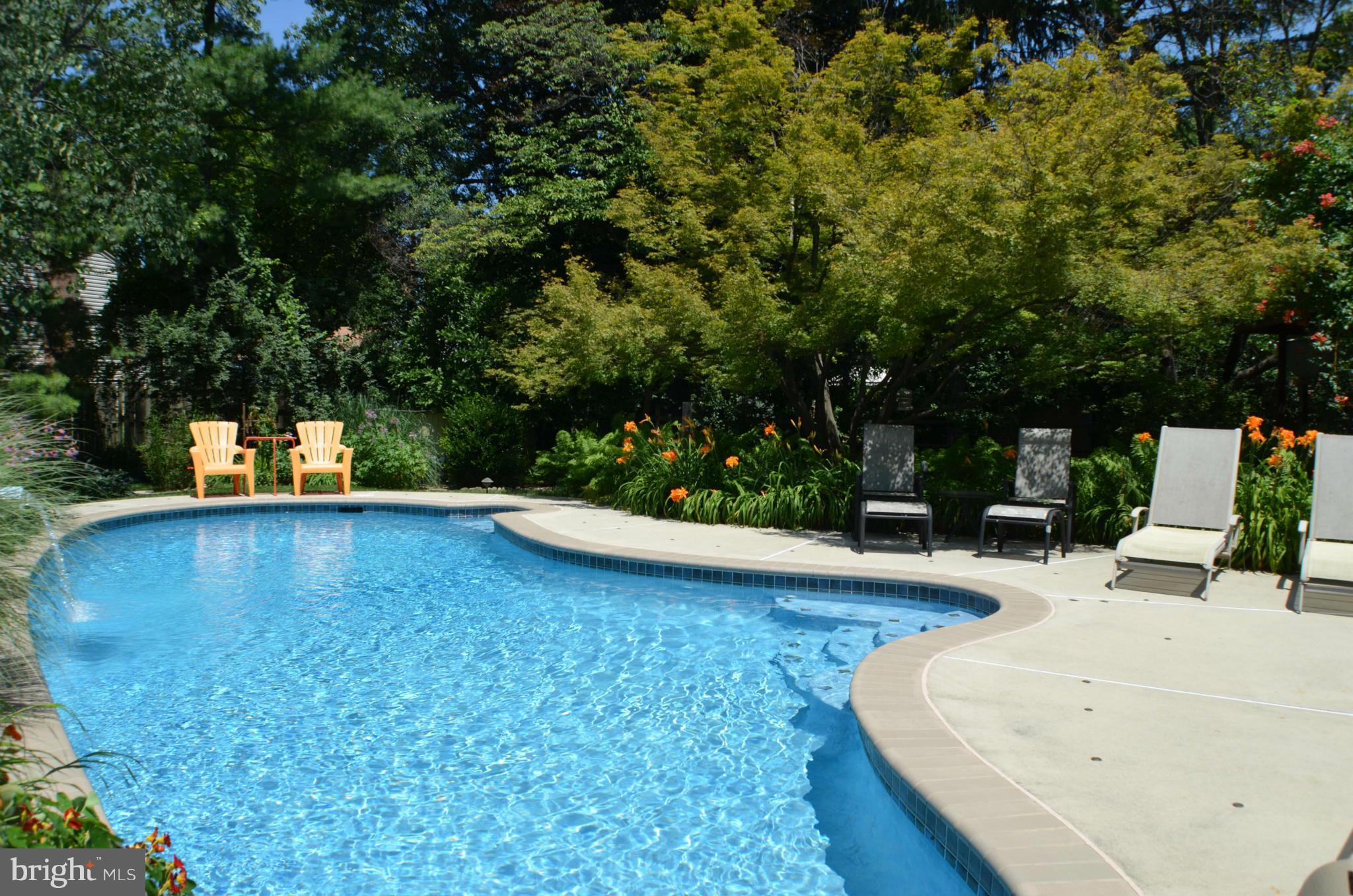 FOX MILL ESTATES - Residential