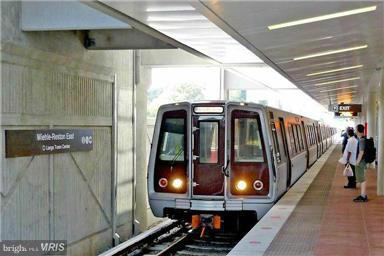 FOX MILL ESTATES - Residential