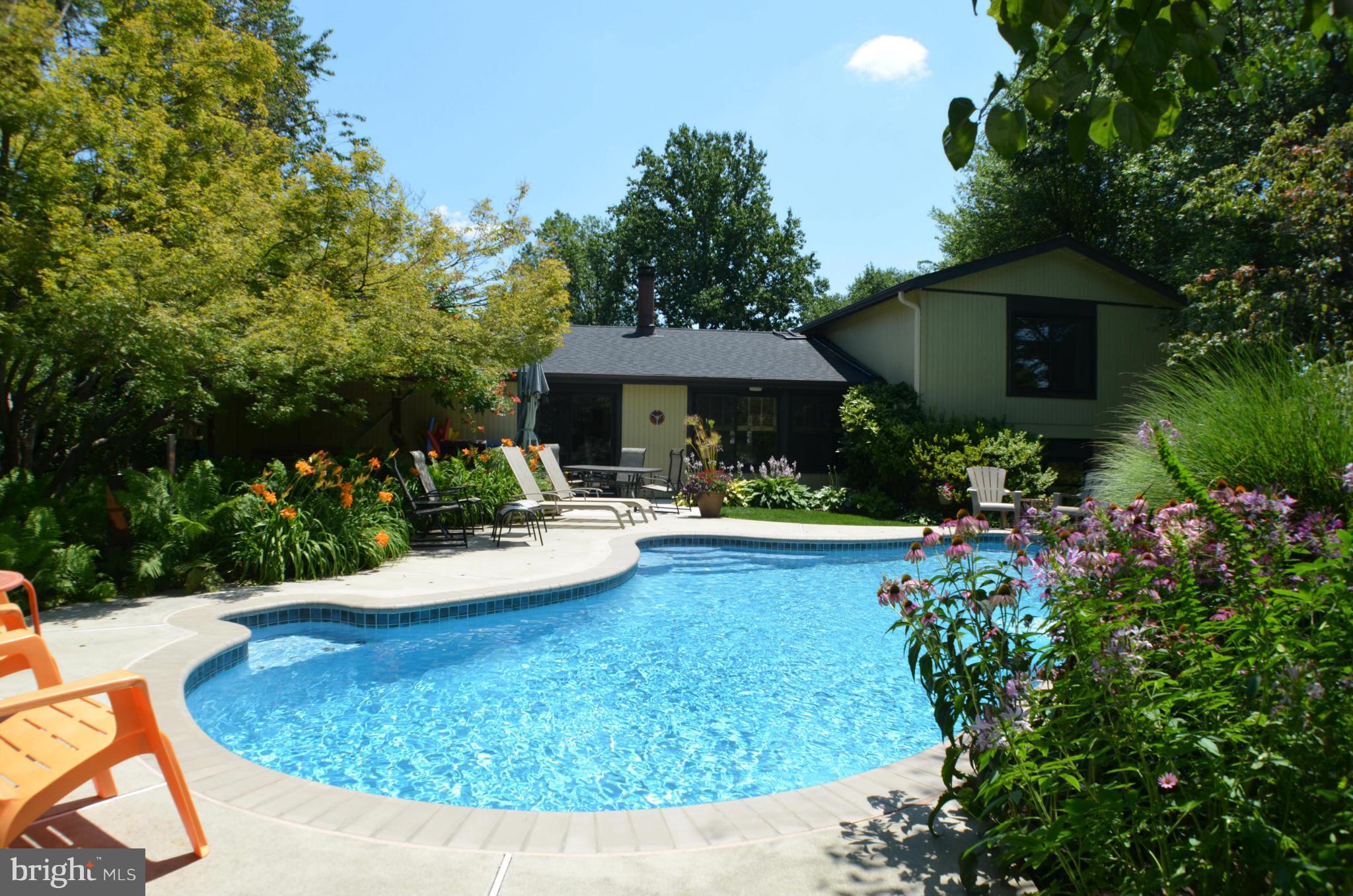 FOX MILL ESTATES - Residential