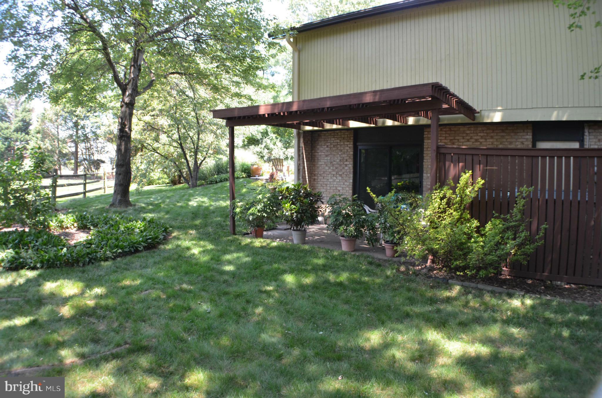 FOX MILL ESTATES - Residential