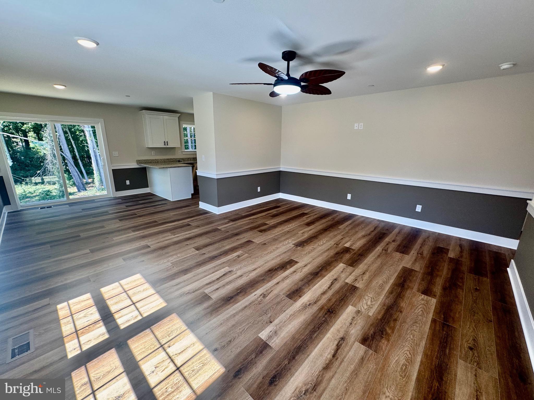 ROMANCOKE ON THE BAY - Residential