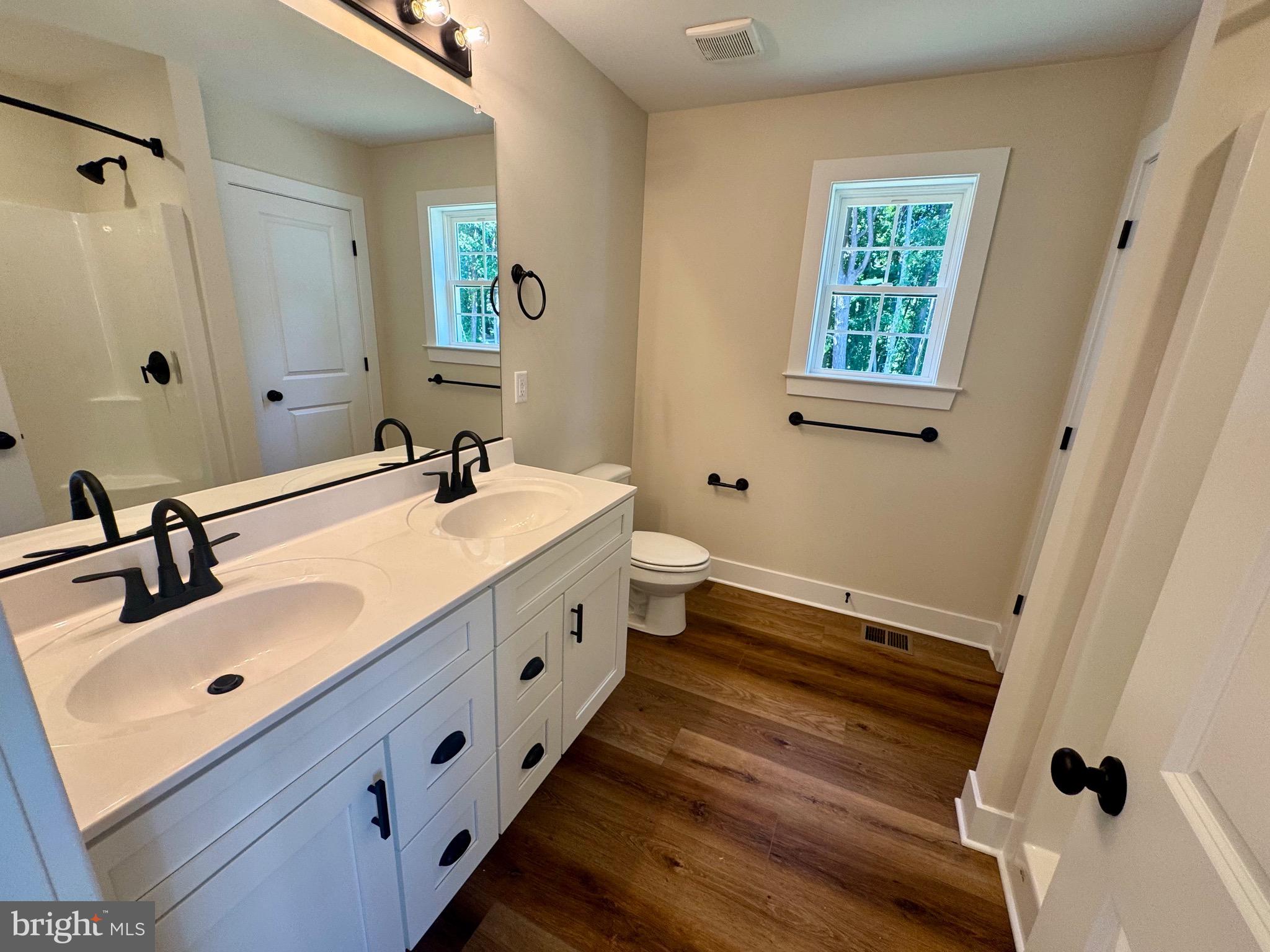 ROMANCOKE ON THE BAY - Residential