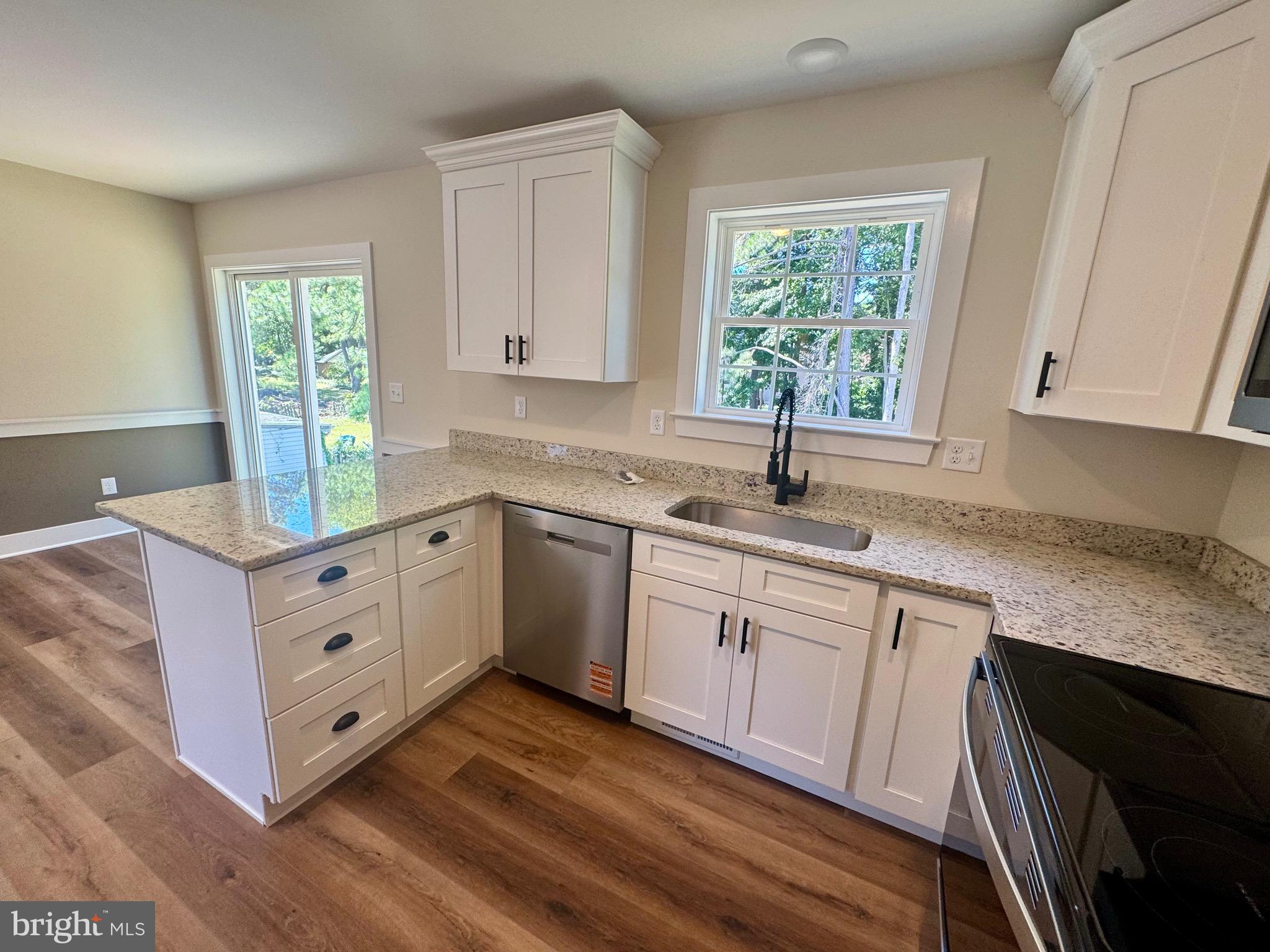 ROMANCOKE ON THE BAY - Residential