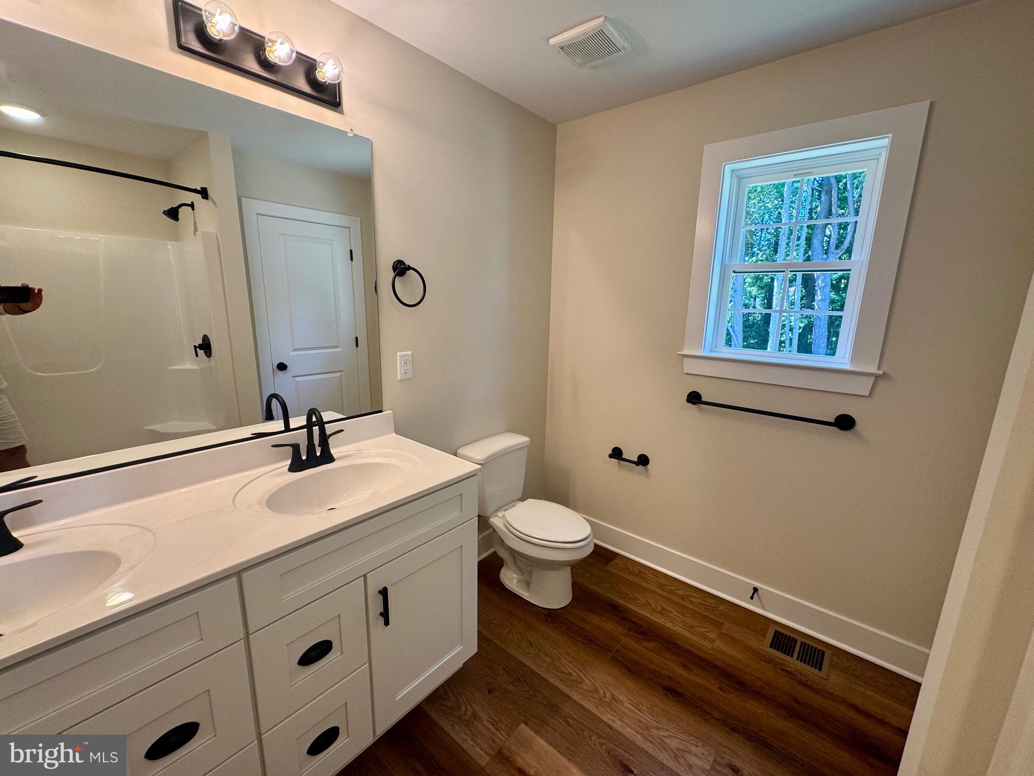 ROMANCOKE ON THE BAY - Residential