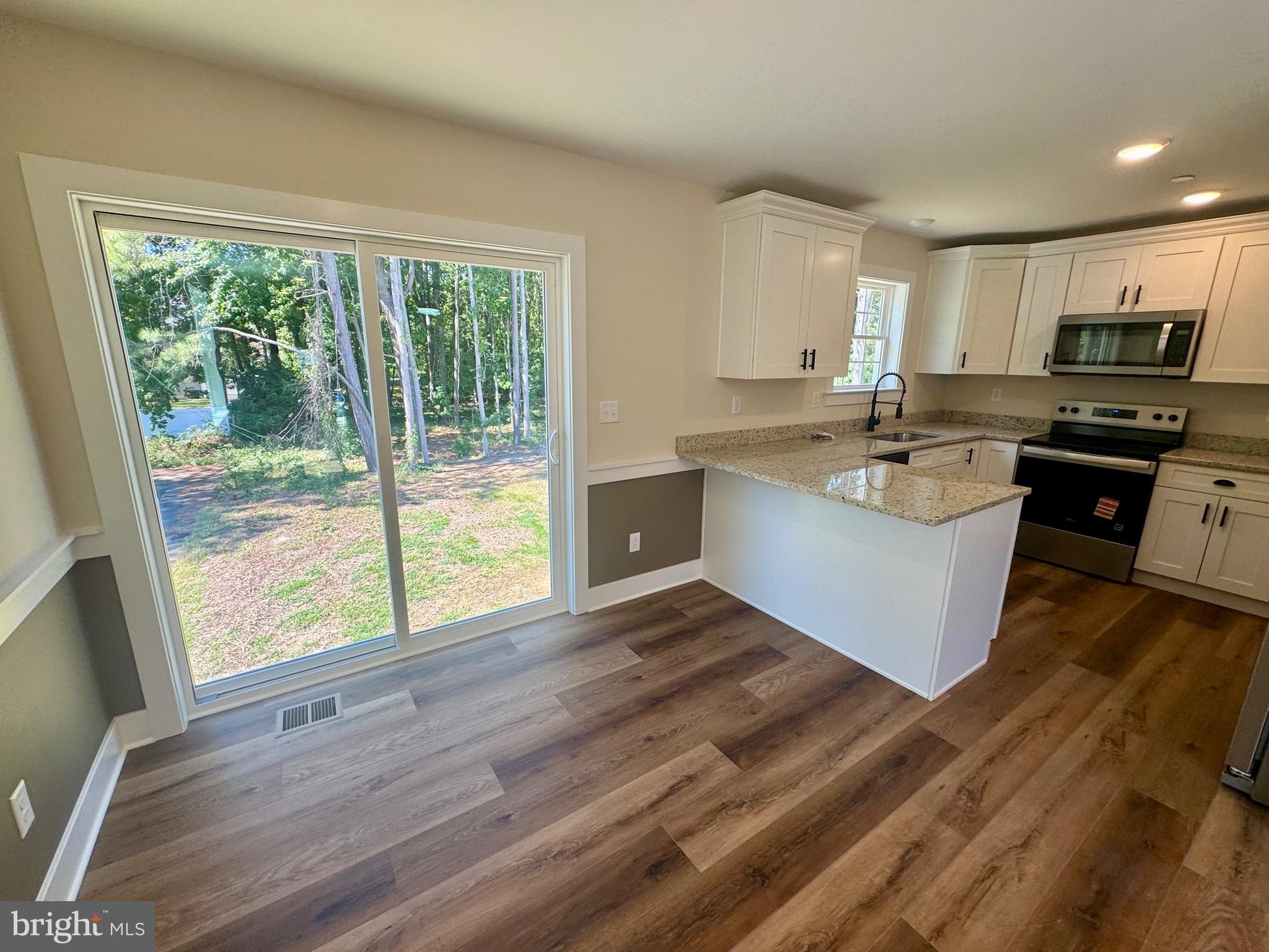 ROMANCOKE ON THE BAY - Residential