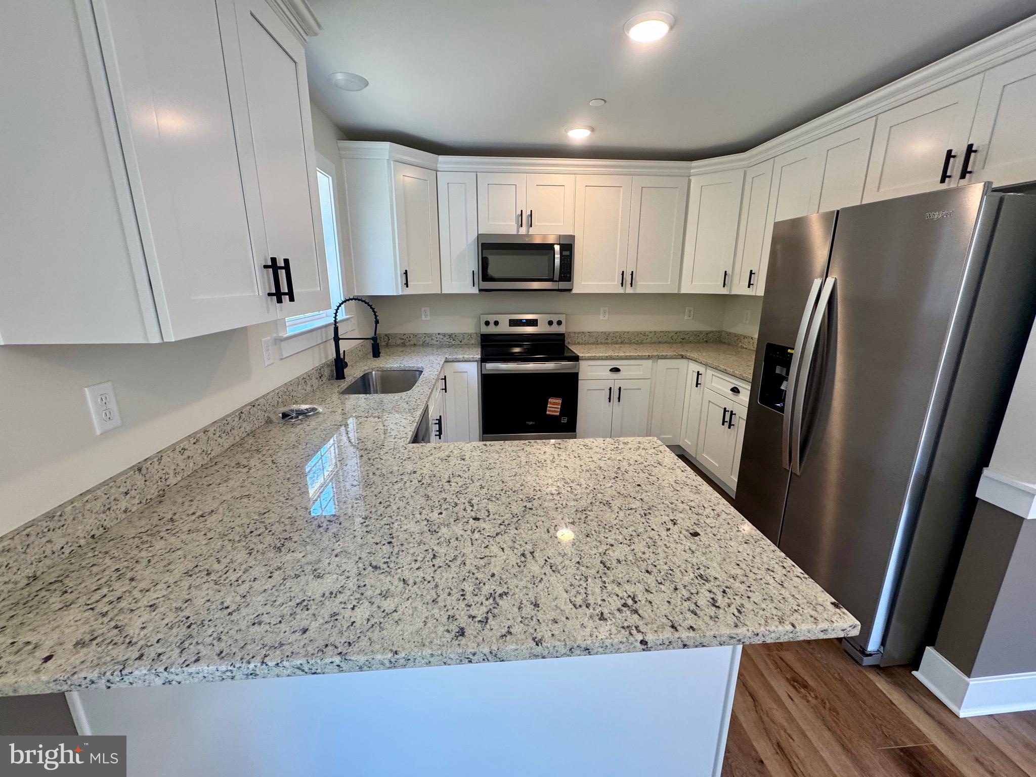 ROMANCOKE ON THE BAY - Residential