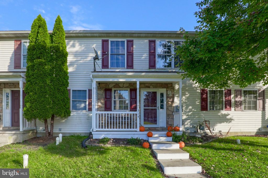 Photo of 319 Yorkshire Drive, Lancaster, PA 17603 (MLS # PALA2042438)