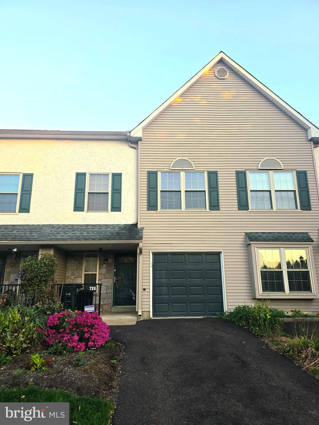 Photo of 725 Dell Court, SOUTHAMPTON, PA 18966 (MLS # PABU2107846)
