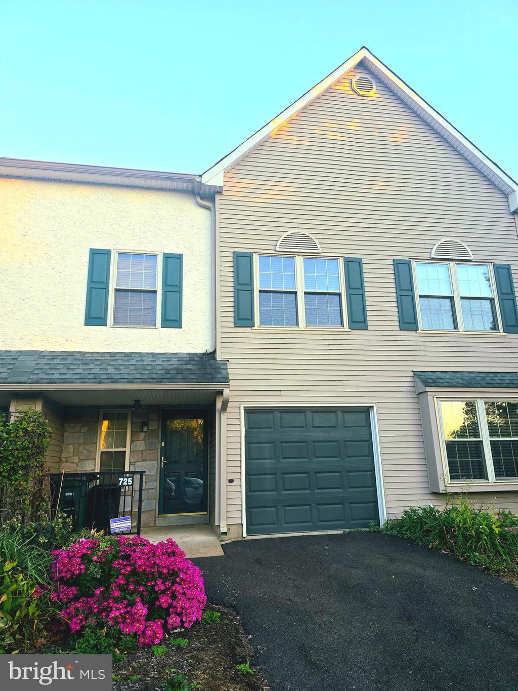 Photo of 725 Dell Court, SOUTHAMPTON, PA 18966 (MLS # PABU2107846)