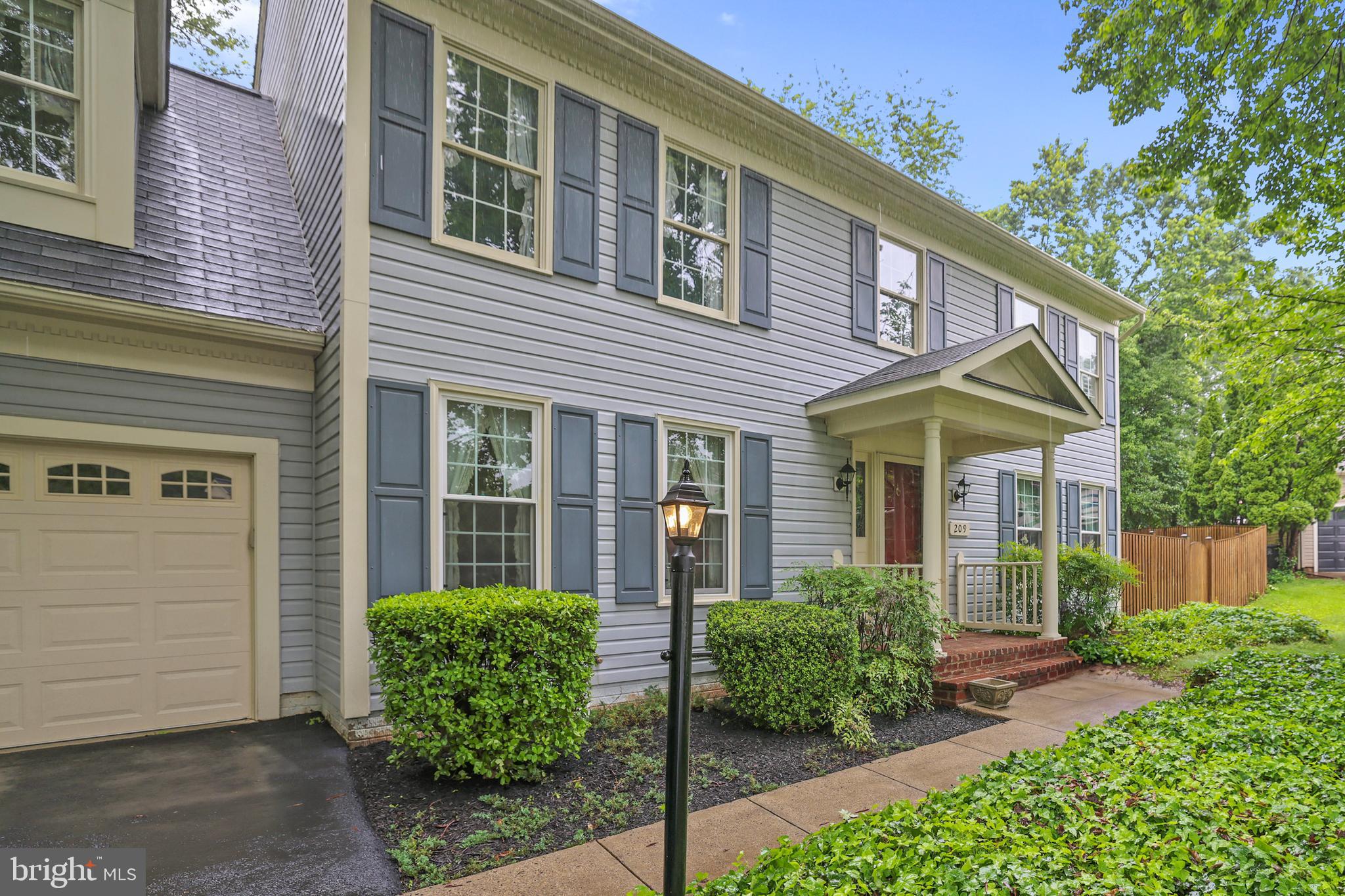 209 PRIMROSE COURT SW