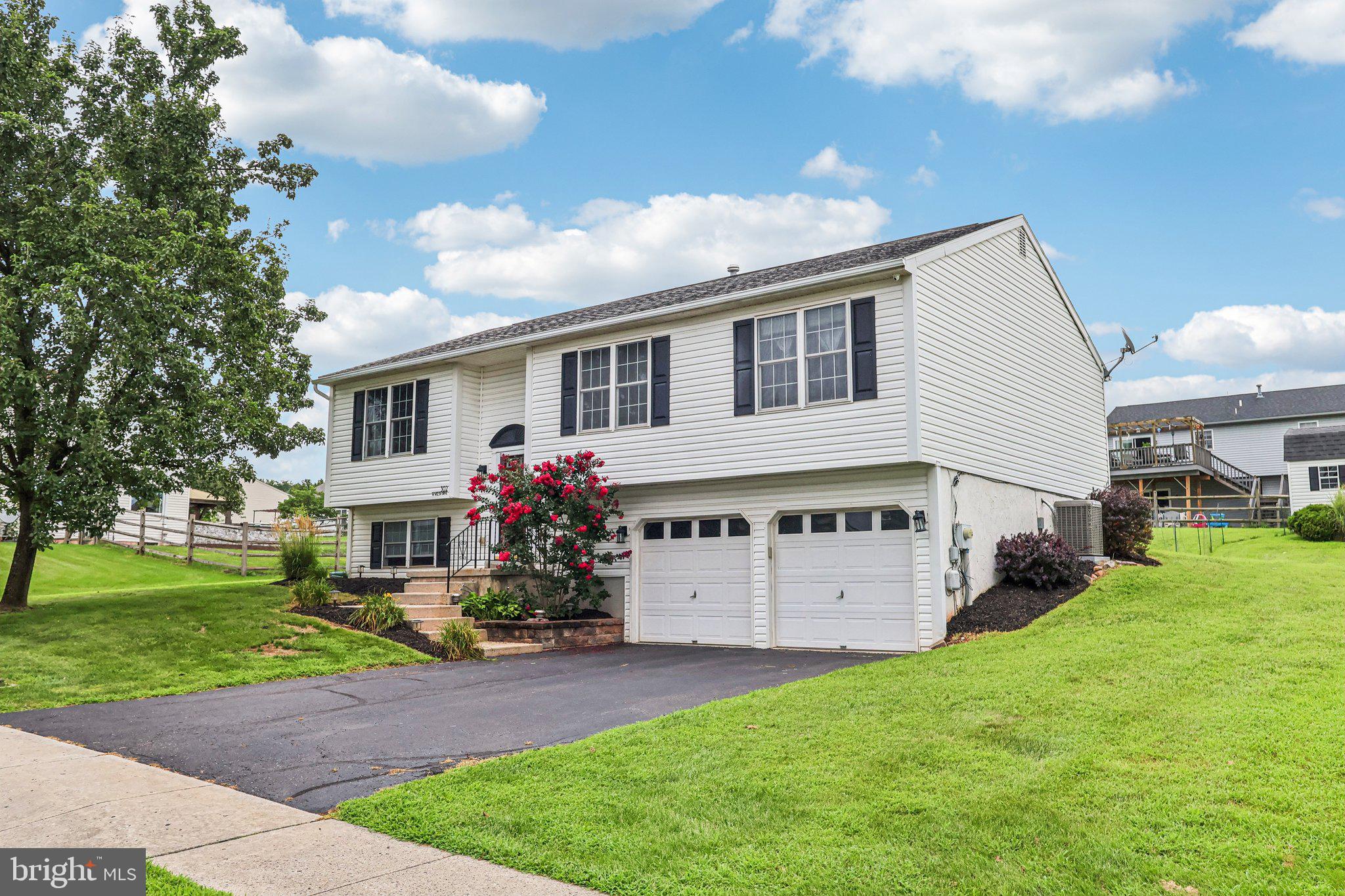 302 W WELSH DRIVE