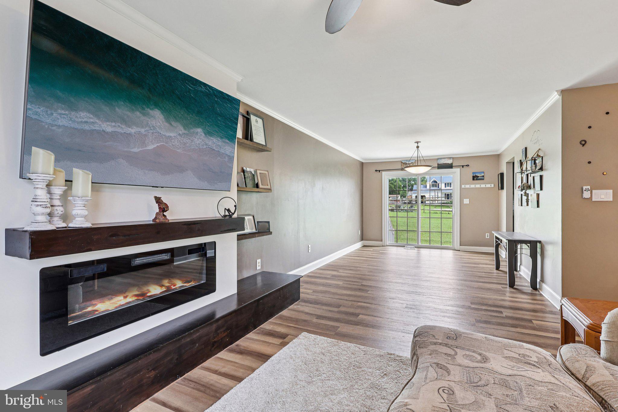 302 W WELSH DRIVE