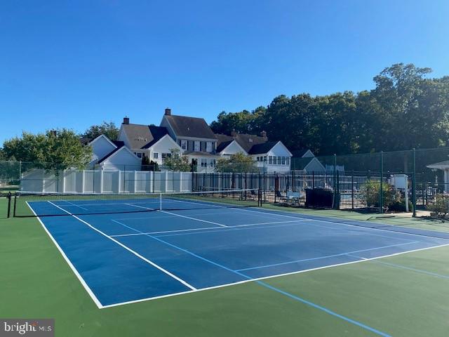 EASTON CLUB - Residential Lease