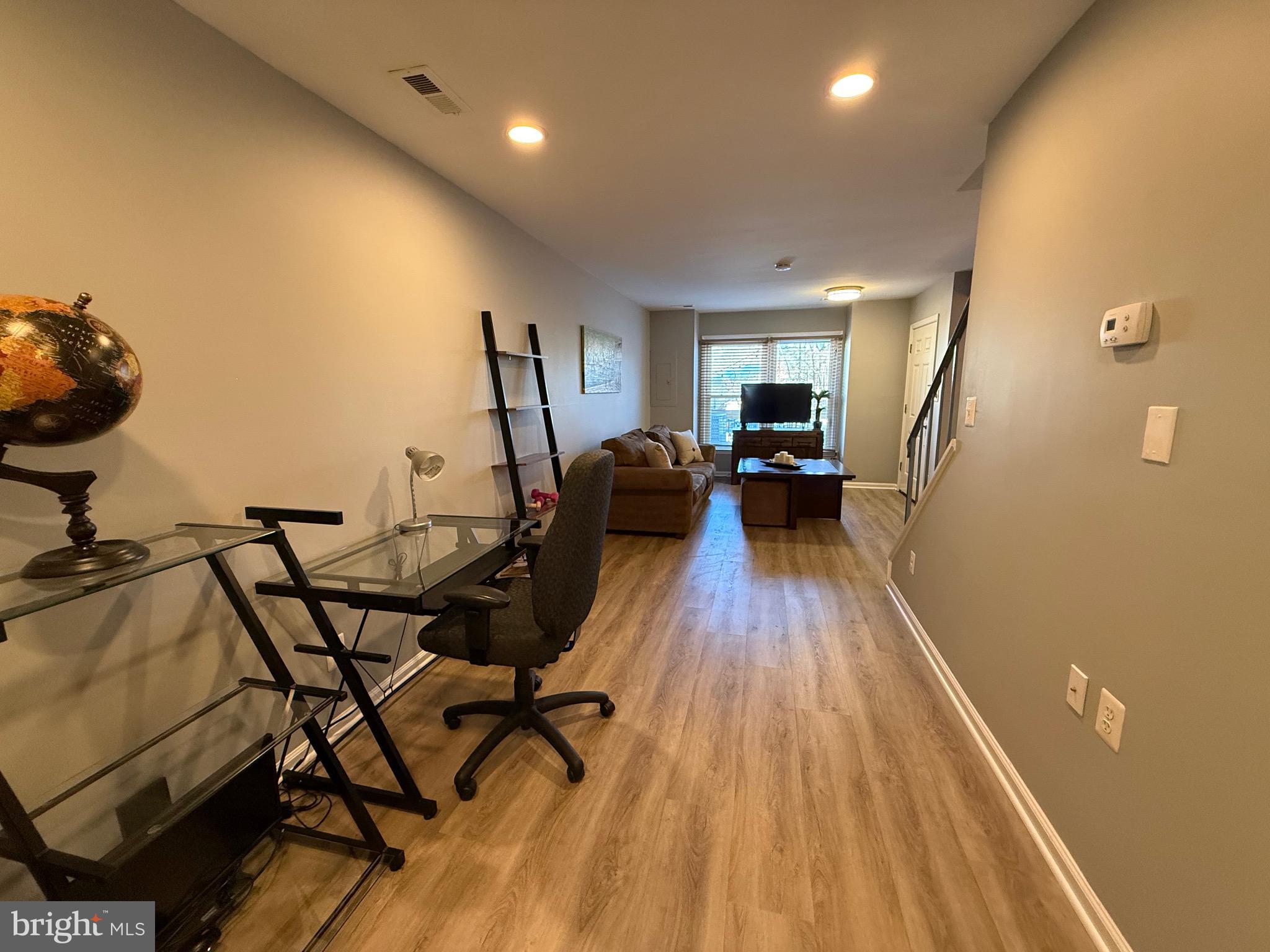 6012 CHESTNUT HOLLOW COURT