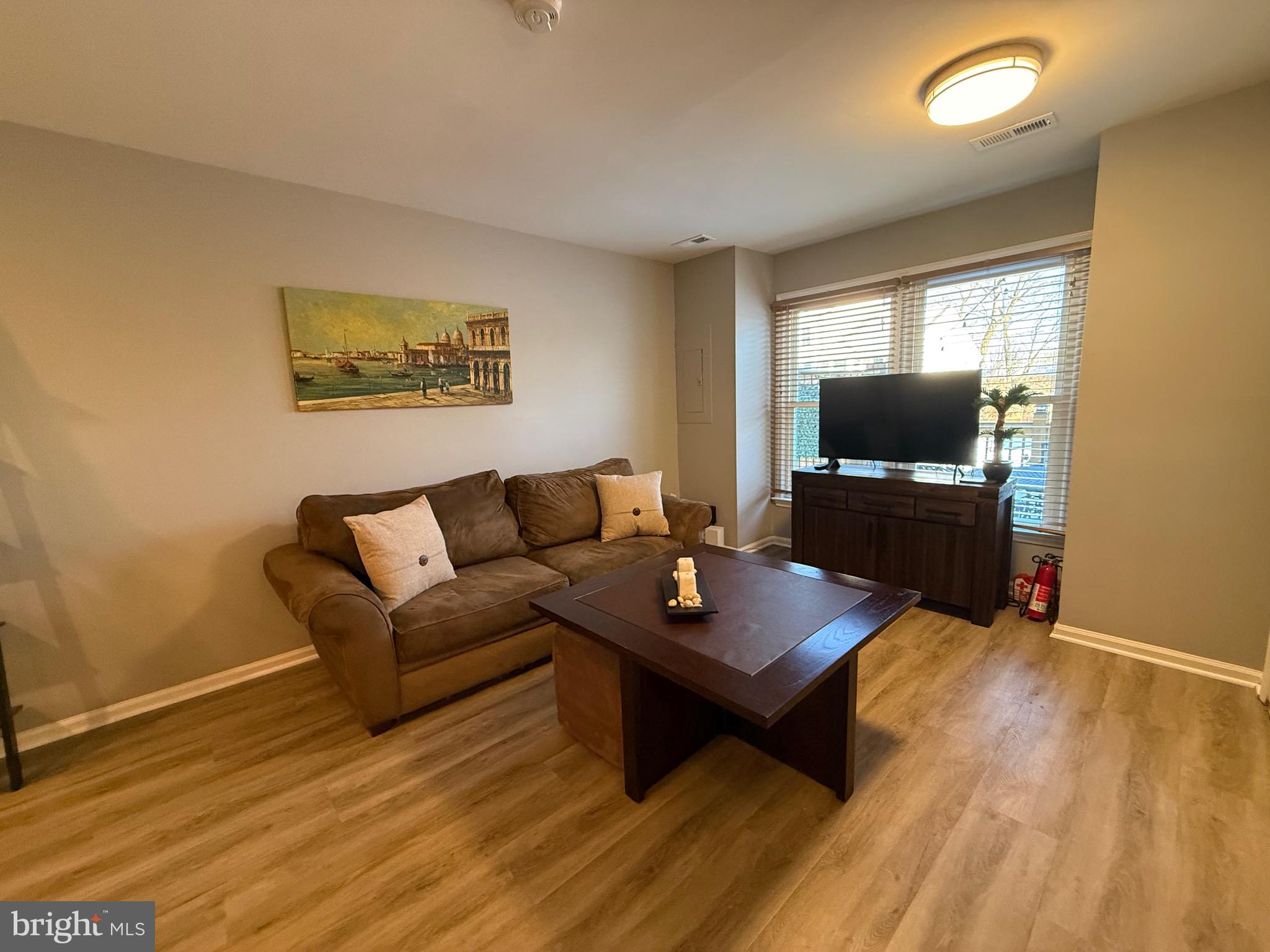 6012 CHESTNUT HOLLOW COURT